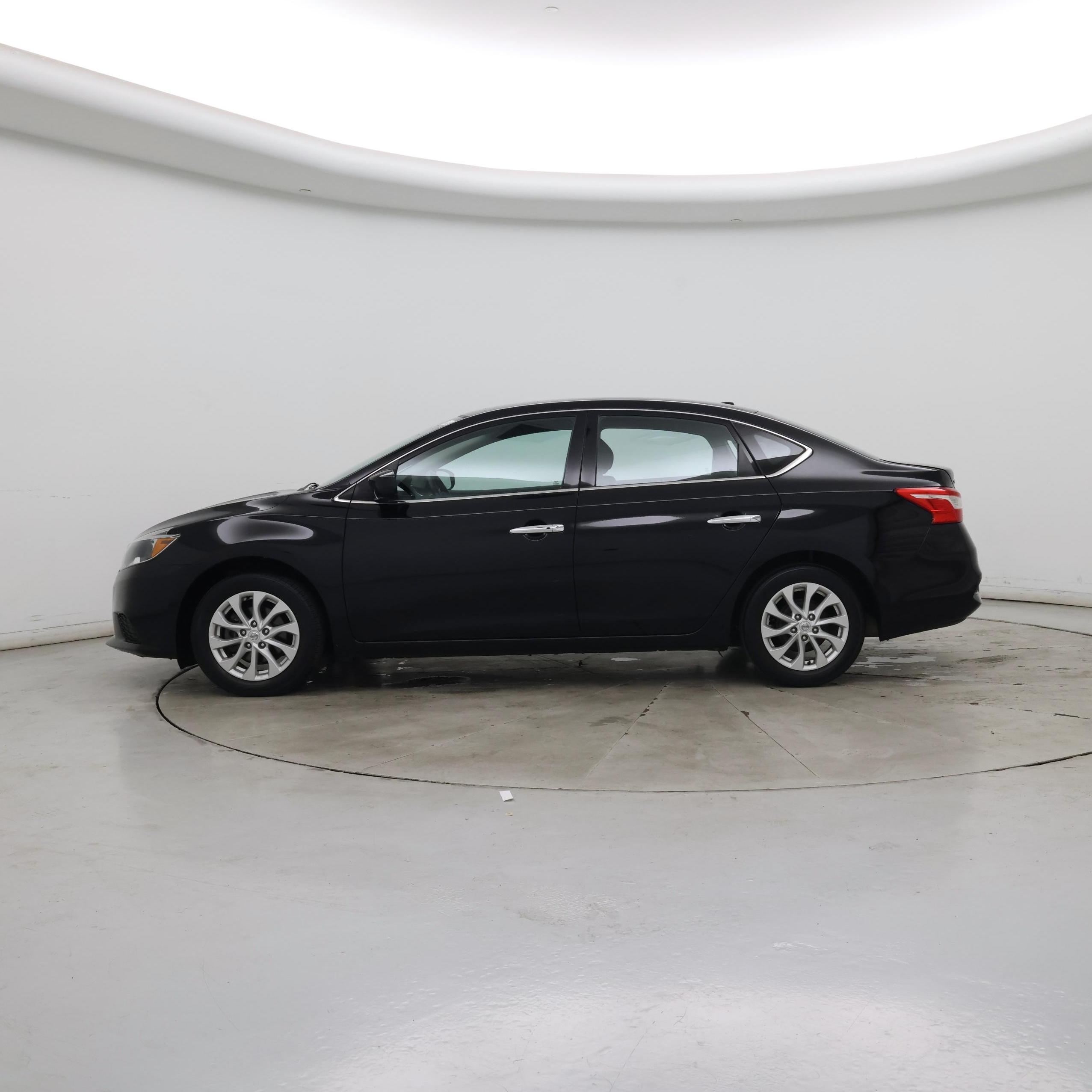 Thumbnail: 2018 Nissan Sentra - 3