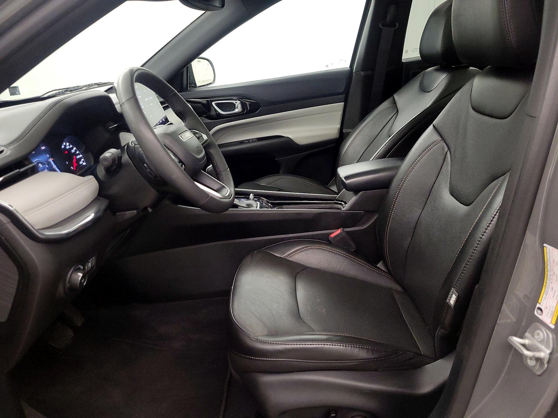 Thumbnail: 2023 Jeep Compass - 11