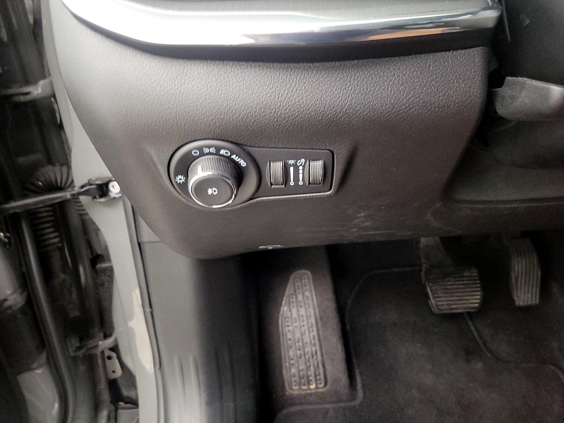Thumbnail: 2023 Jeep Compass - 13
