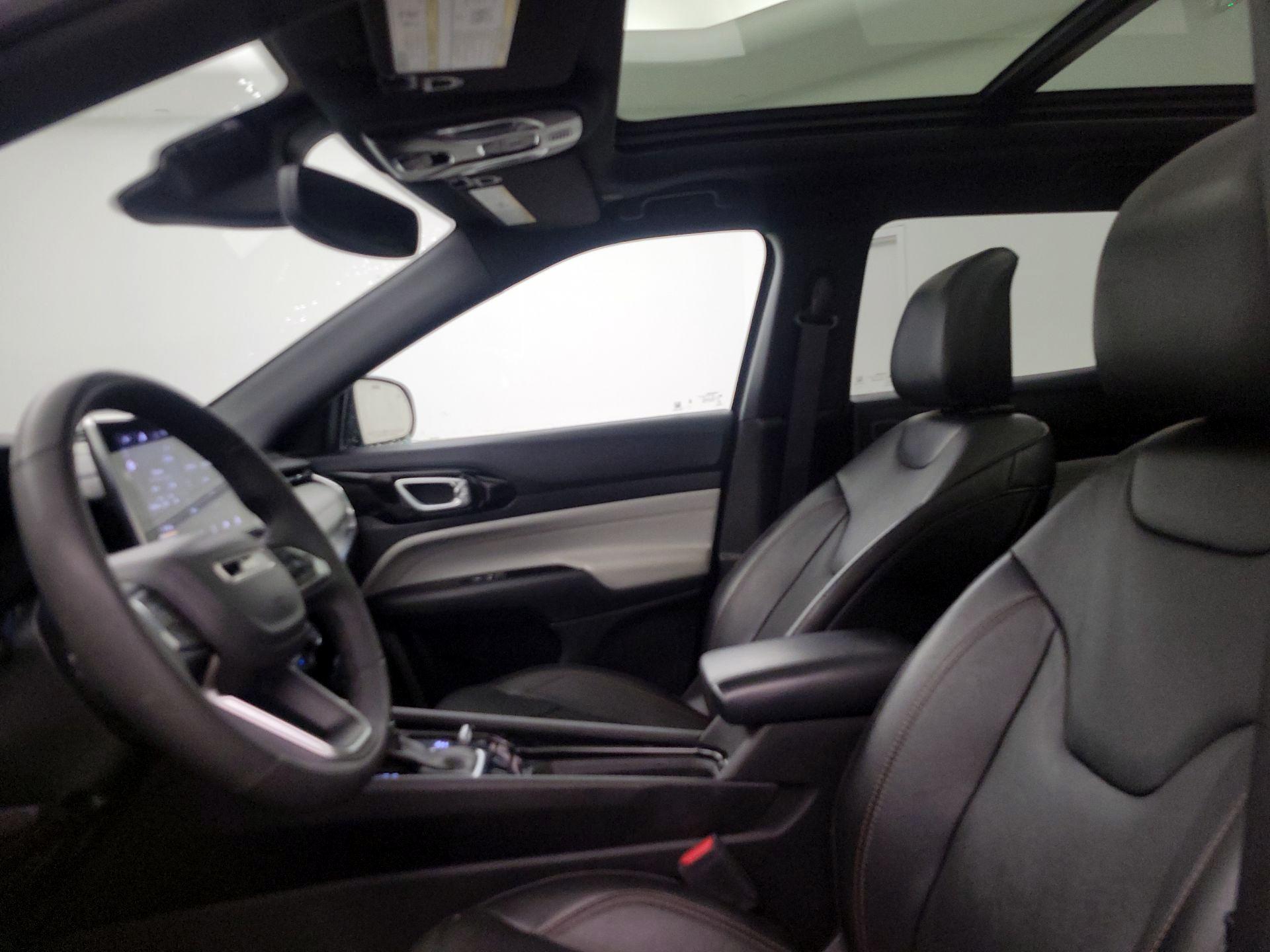 Thumbnail: 2023 Jeep Compass - 19