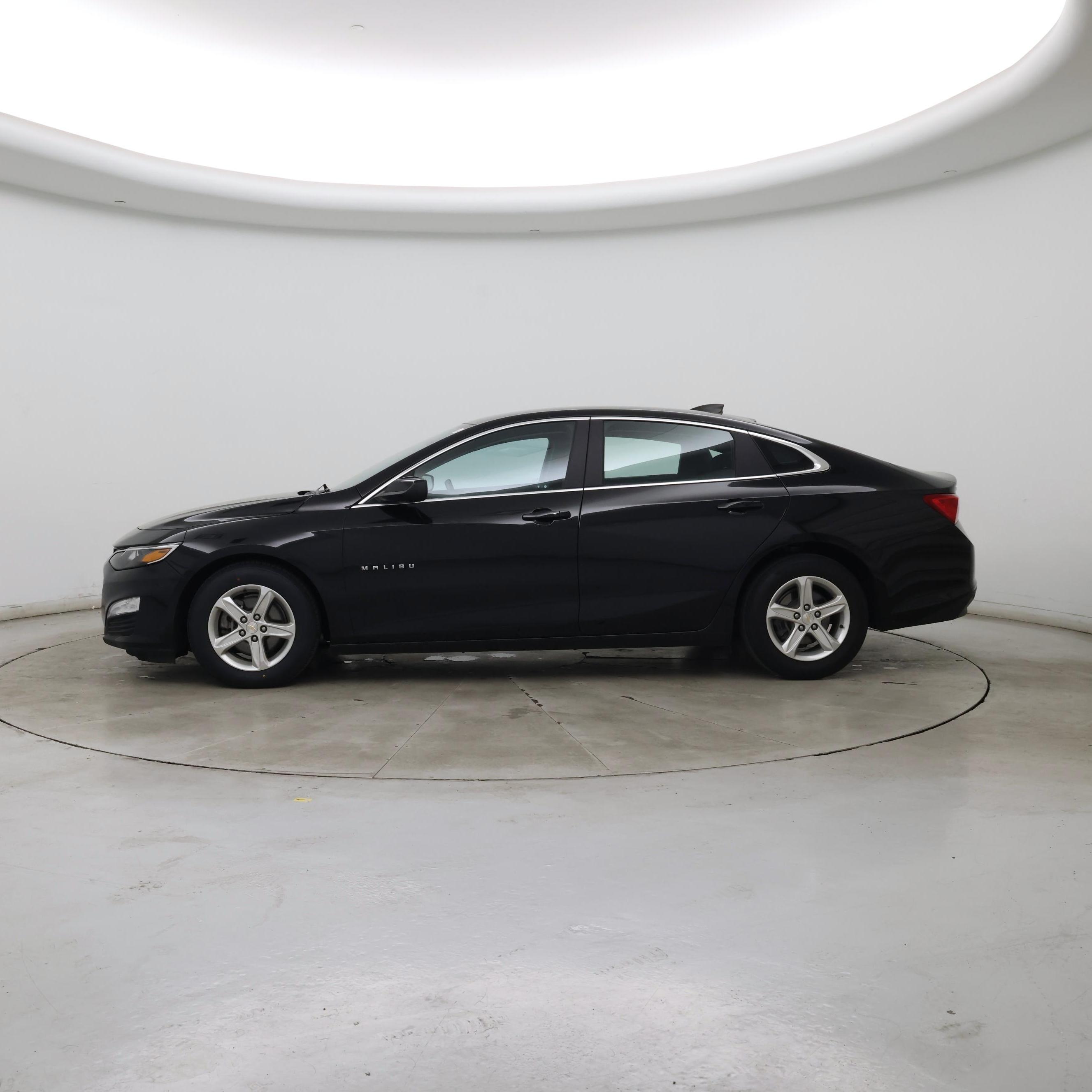 Thumbnail: 2022 Chevrolet Malibu - 3