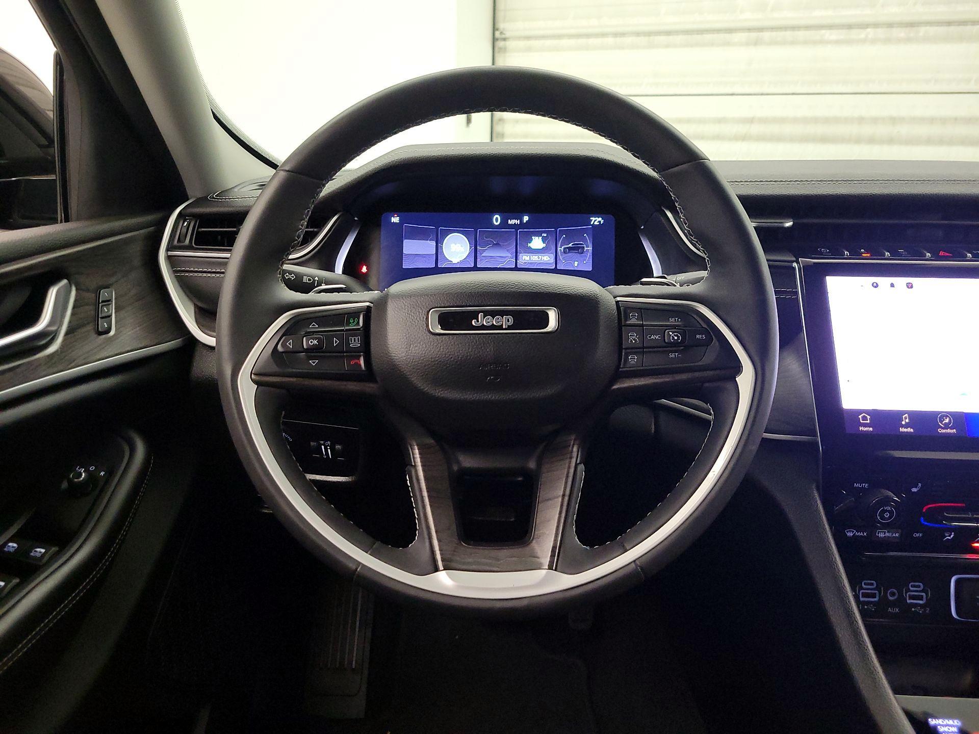 Thumbnail: 2023 Jeep Grand Cherokee - 10