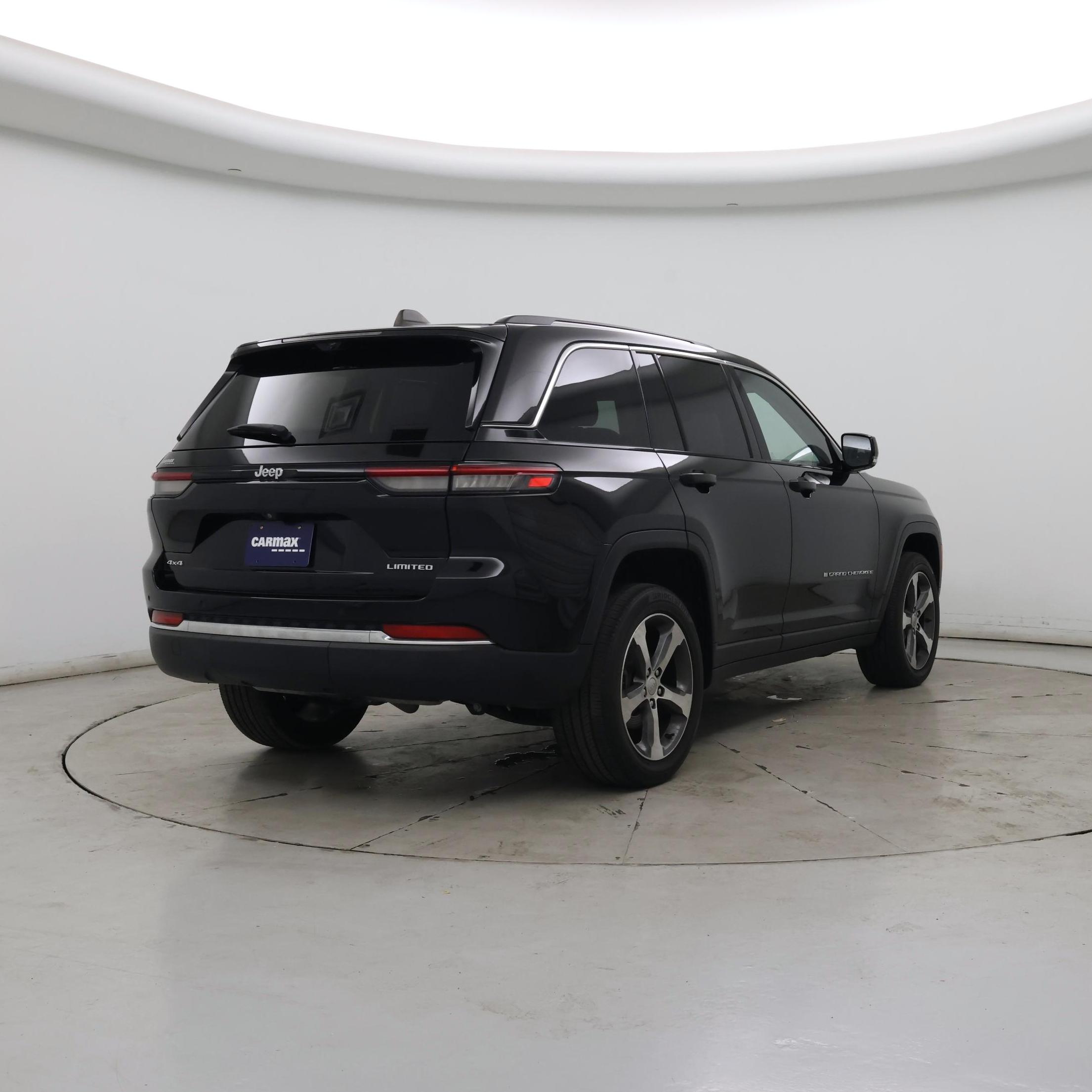 Thumbnail: 2023 Jeep Grand Cherokee - 8