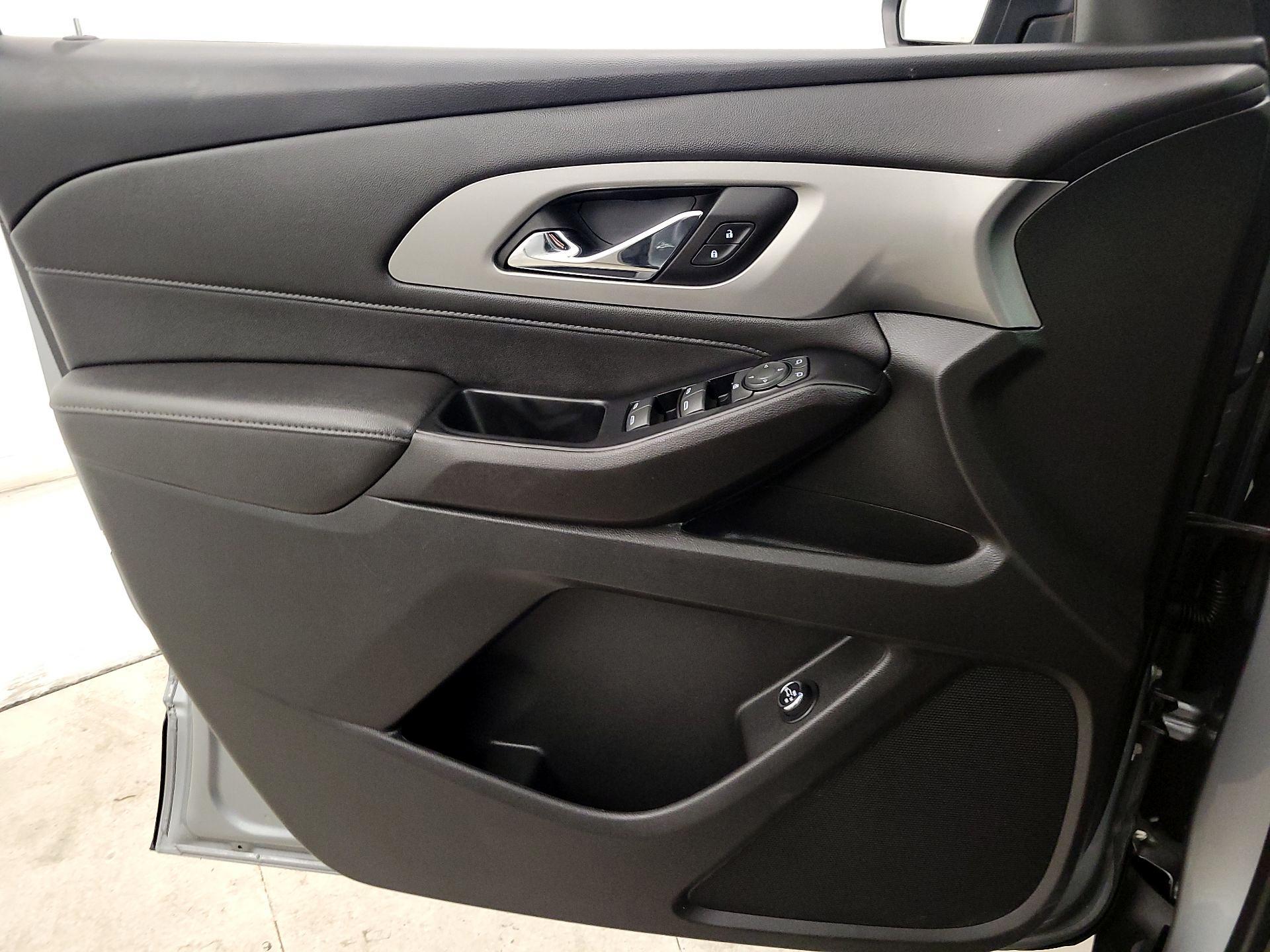 Thumbnail: 2023 Chevrolet Traverse - 12