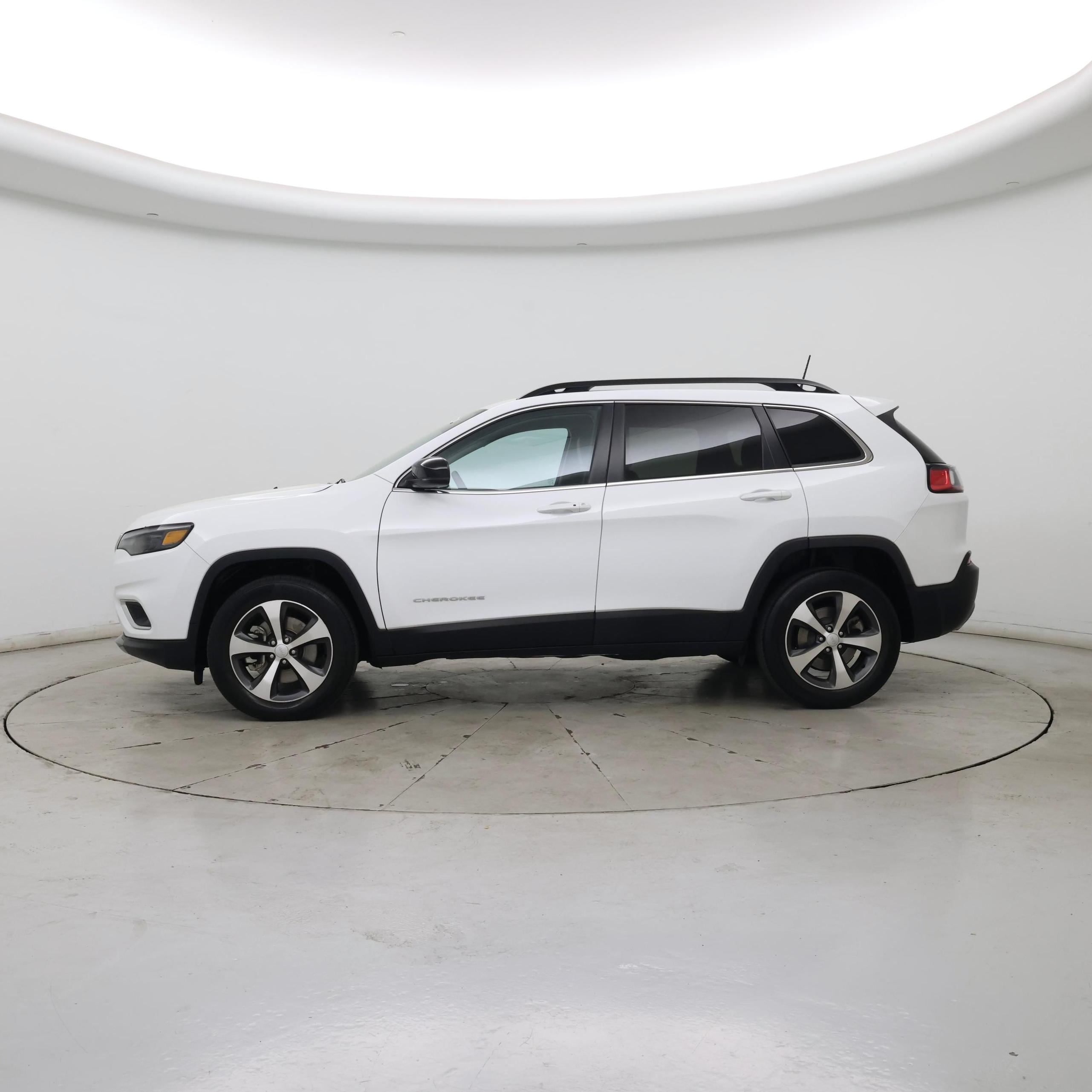Thumbnail: 2022 Jeep Cherokee - 3