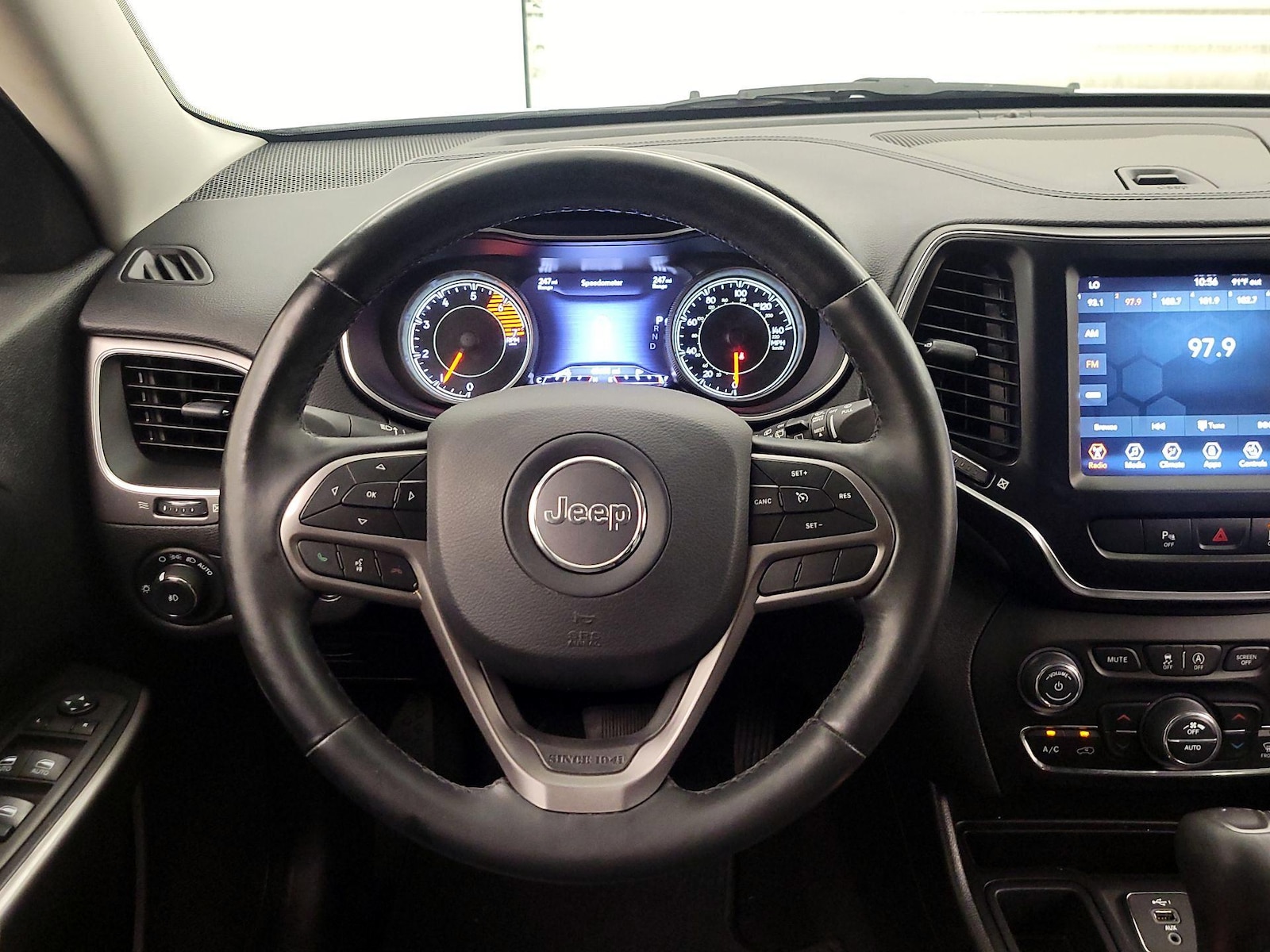2021 Jeep Cherokee Latitude Lux - Photo 11