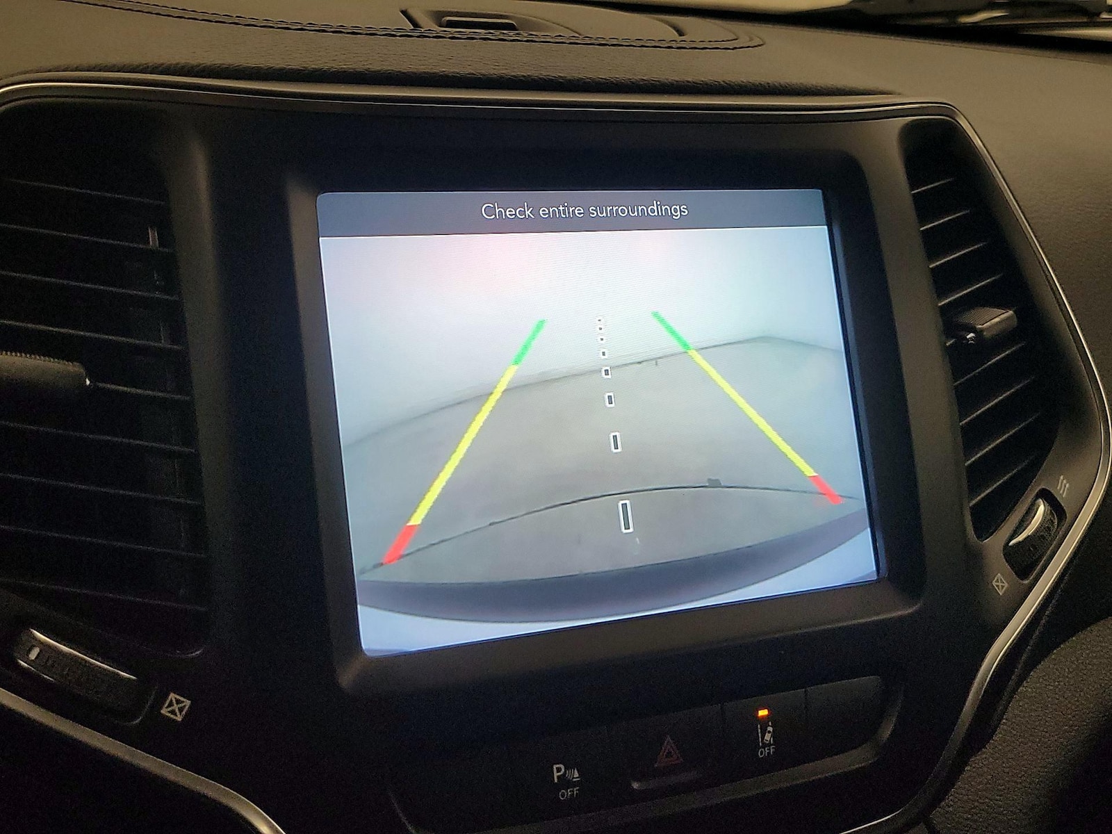 2021 Jeep Cherokee Latitude Lux - Photo 15
