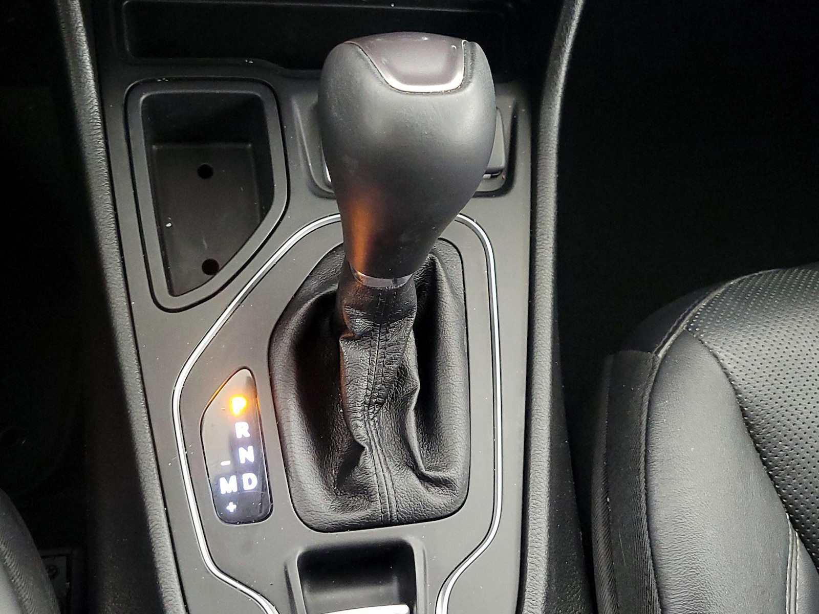 2021 Jeep Cherokee Latitude Lux - Photo 18