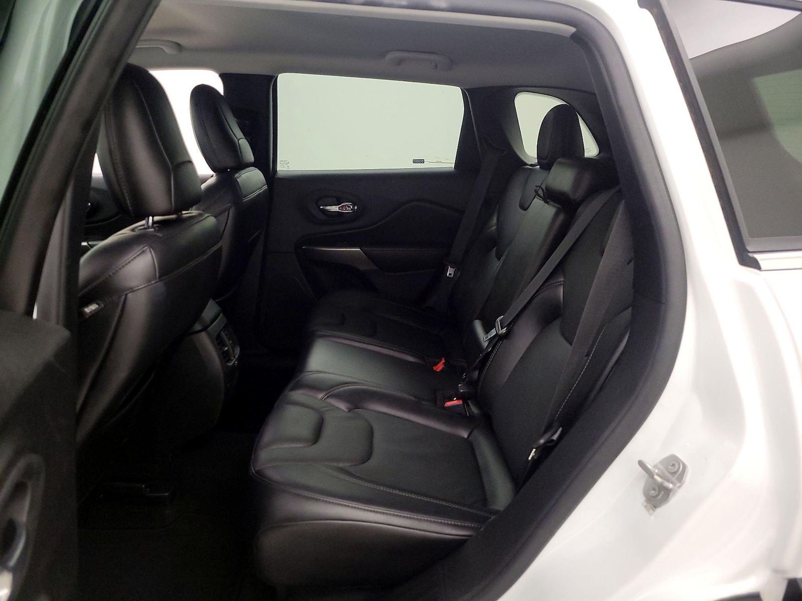 2021 Jeep Cherokee Latitude Lux - Photo 20