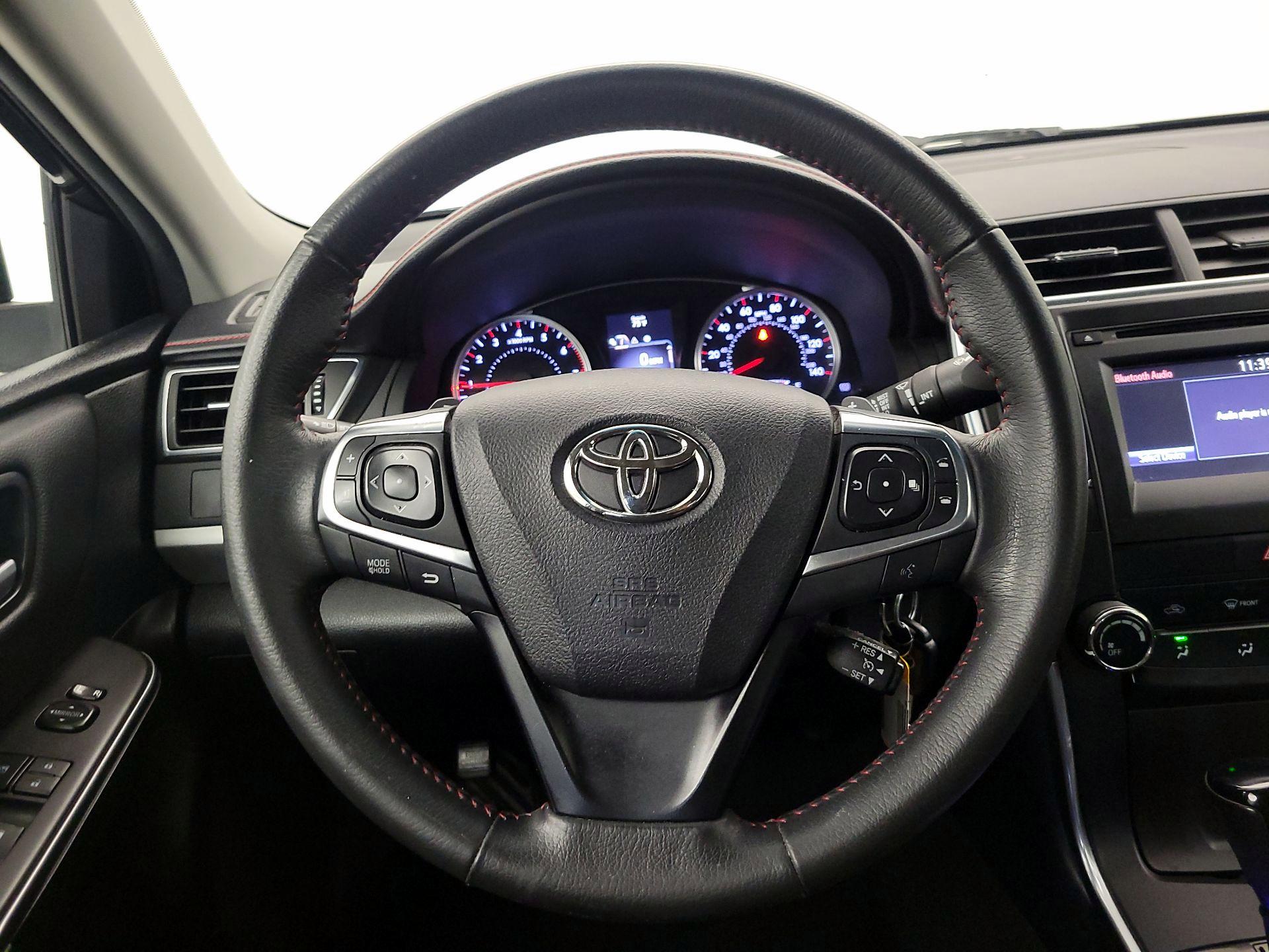 Thumbnail: 2017 Toyota Camry - 10
