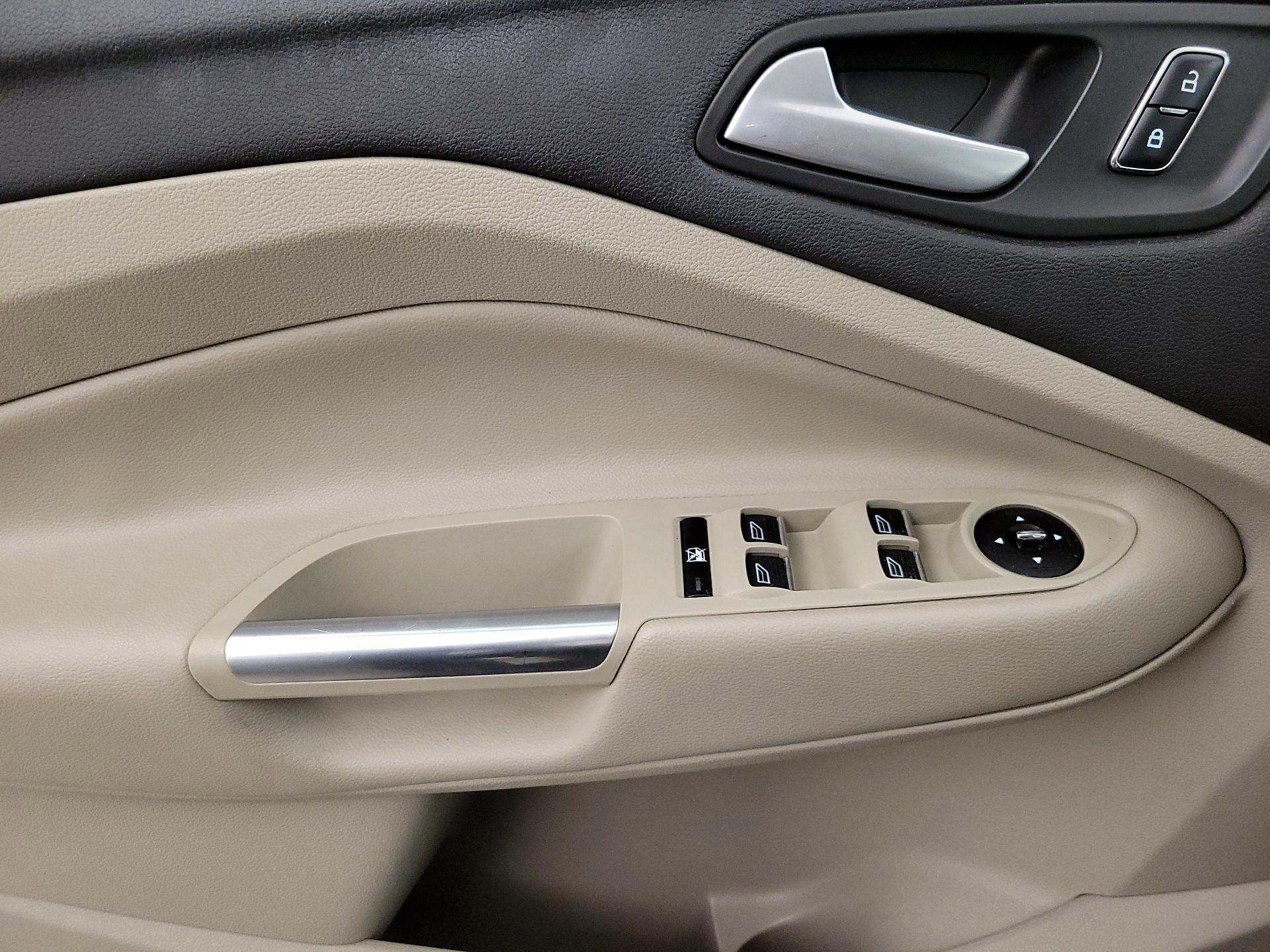 Thumbnail: 2015 Ford Escape - 12