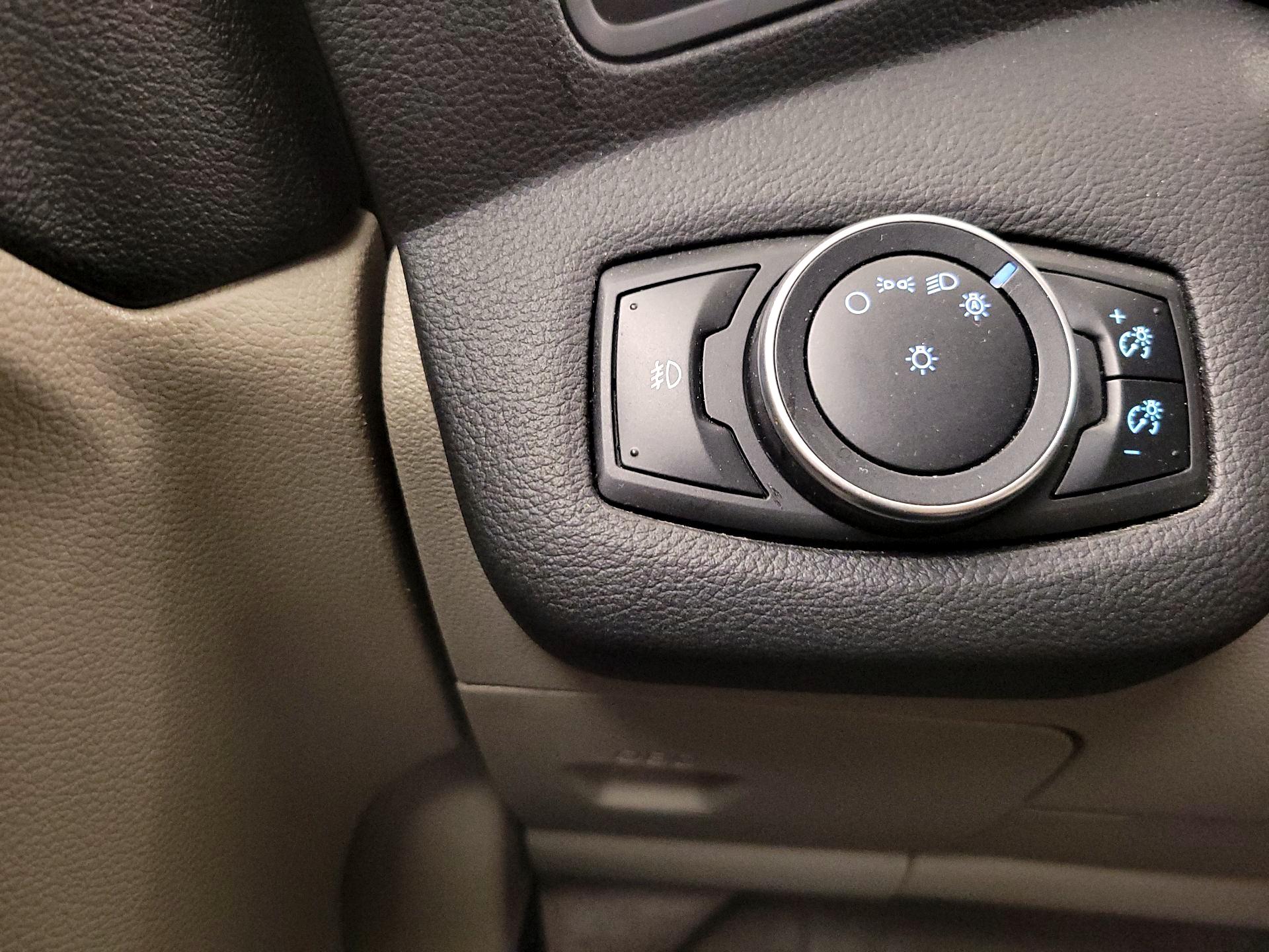 Thumbnail: 2015 Ford Escape - 13