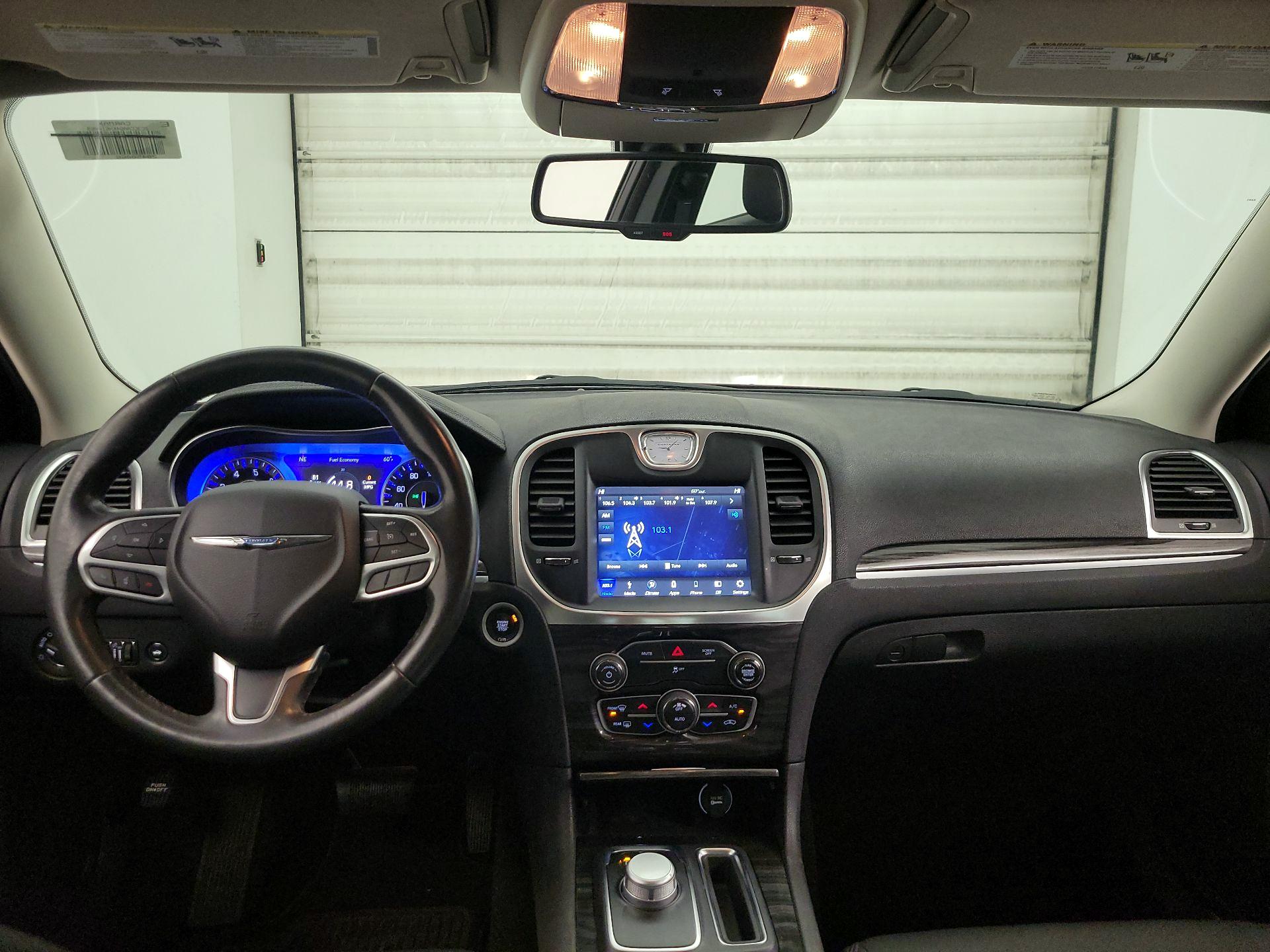 Thumbnail: 2019 Chrysler 300 - 9