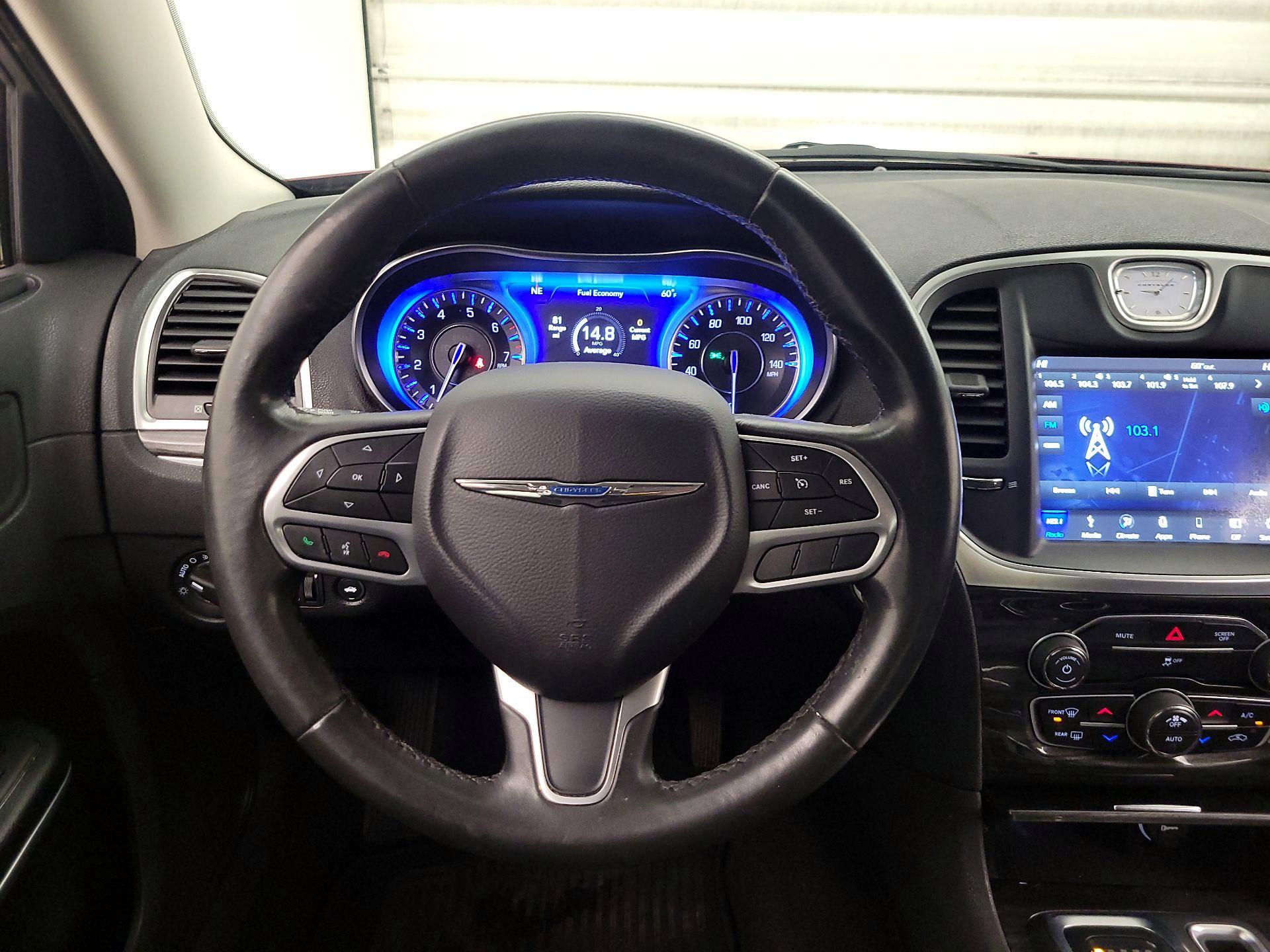 Thumbnail: 2019 Chrysler 300 - 10