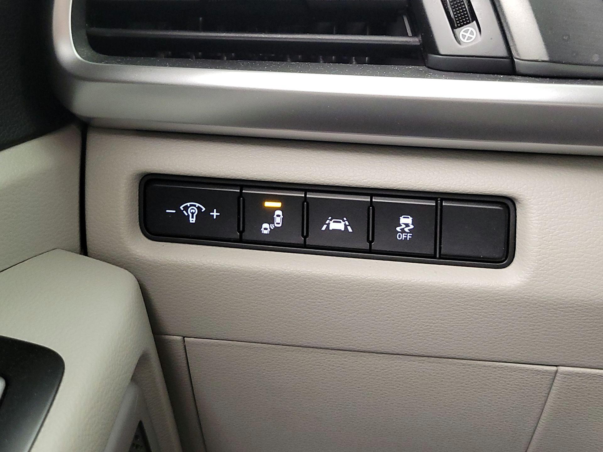 Thumbnail: 2020 Kia Telluride - 13