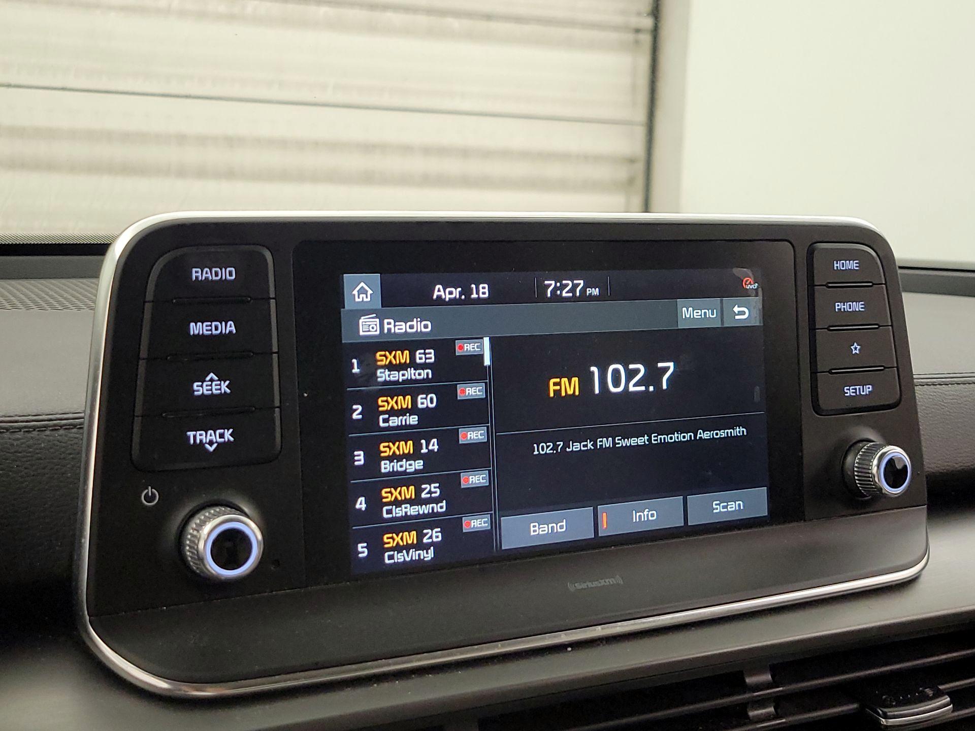 Thumbnail: 2020 Kia Telluride - 15