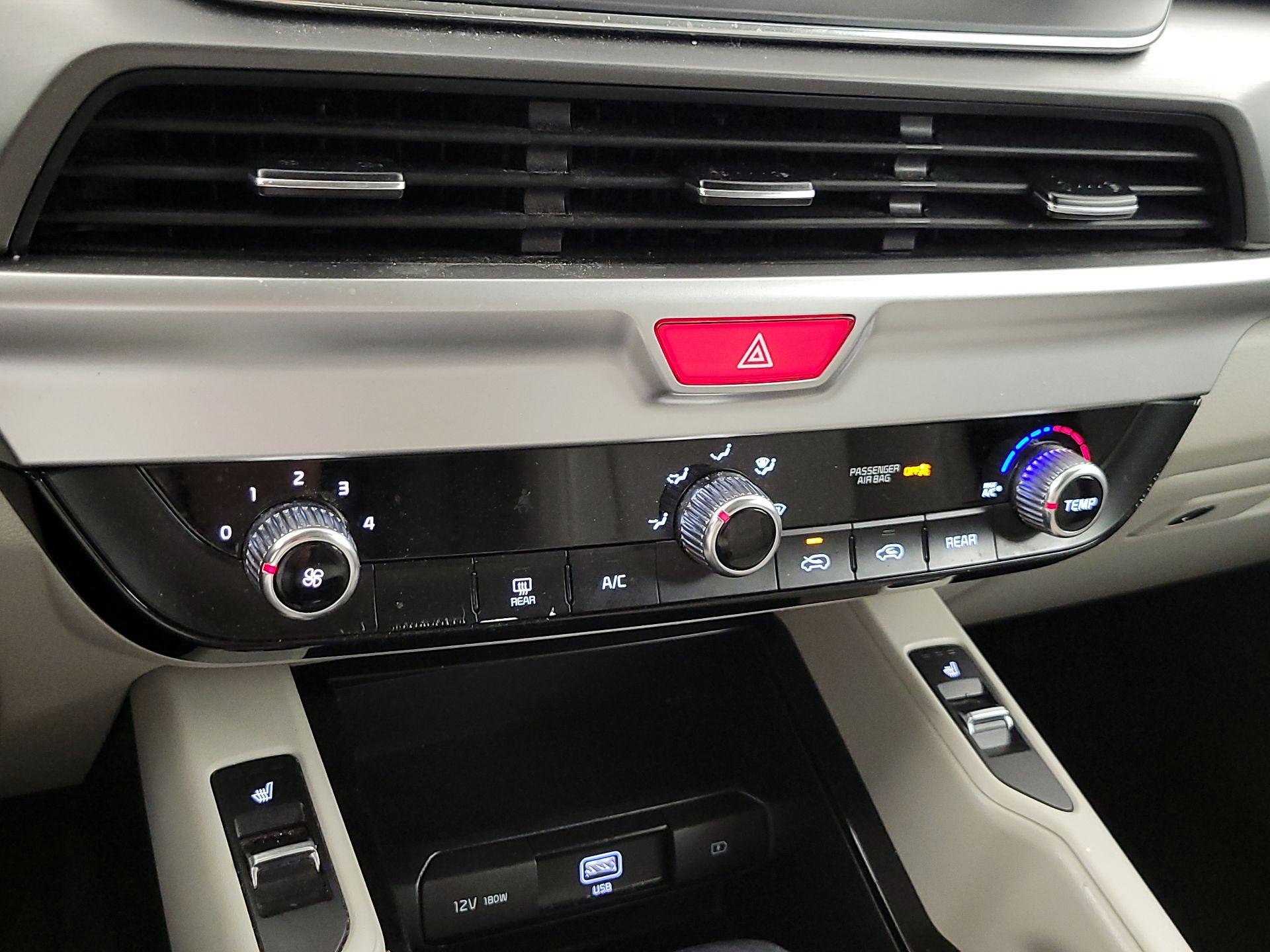 Thumbnail: 2020 Kia Telluride - 16