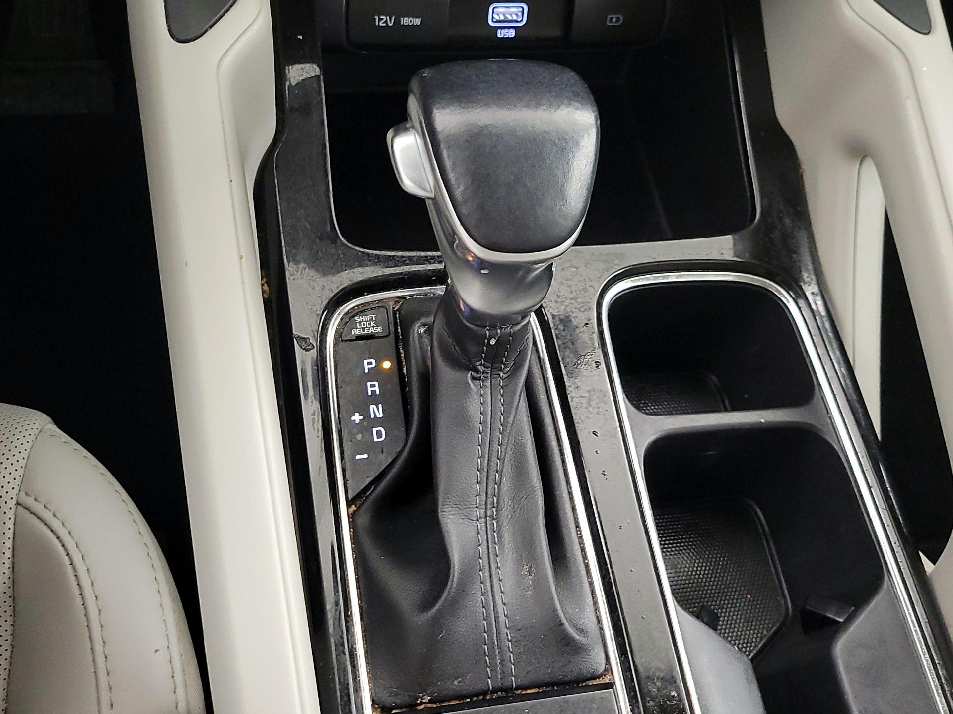 Thumbnail: 2020 Kia Telluride - 17