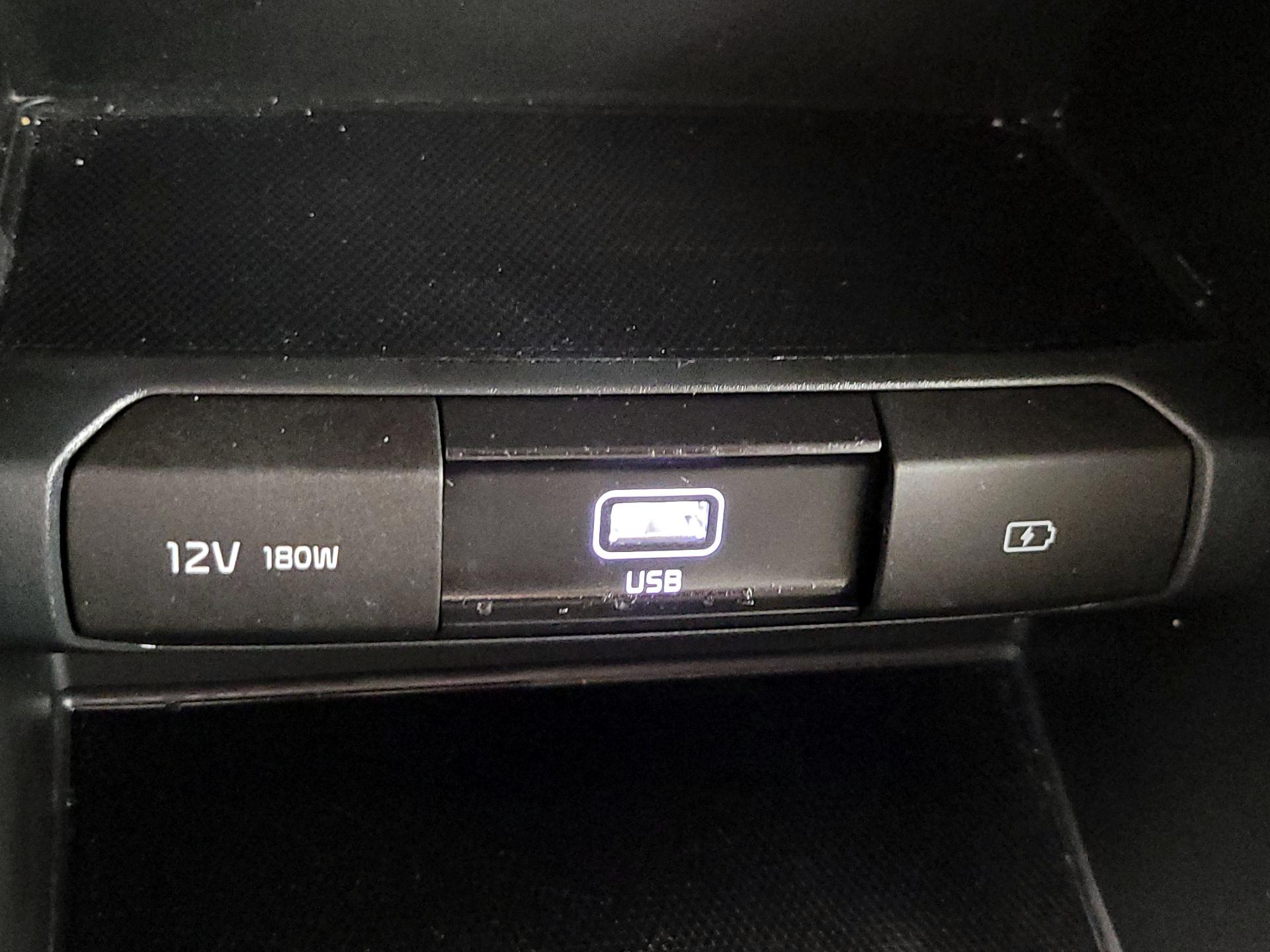 Thumbnail: 2020 Kia Telluride - 18