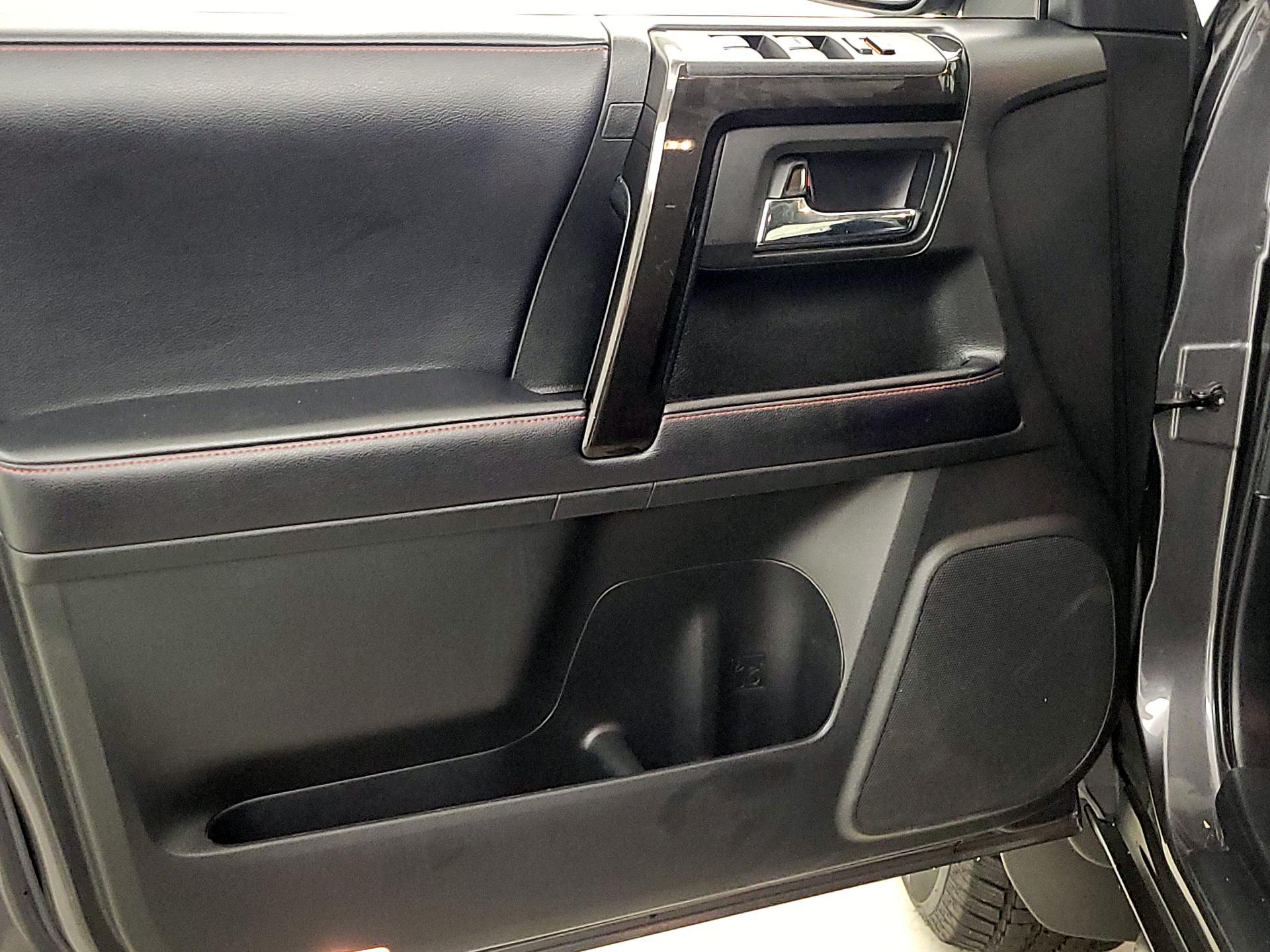 Thumbnail: 2019 Toyota 4Runner - 12