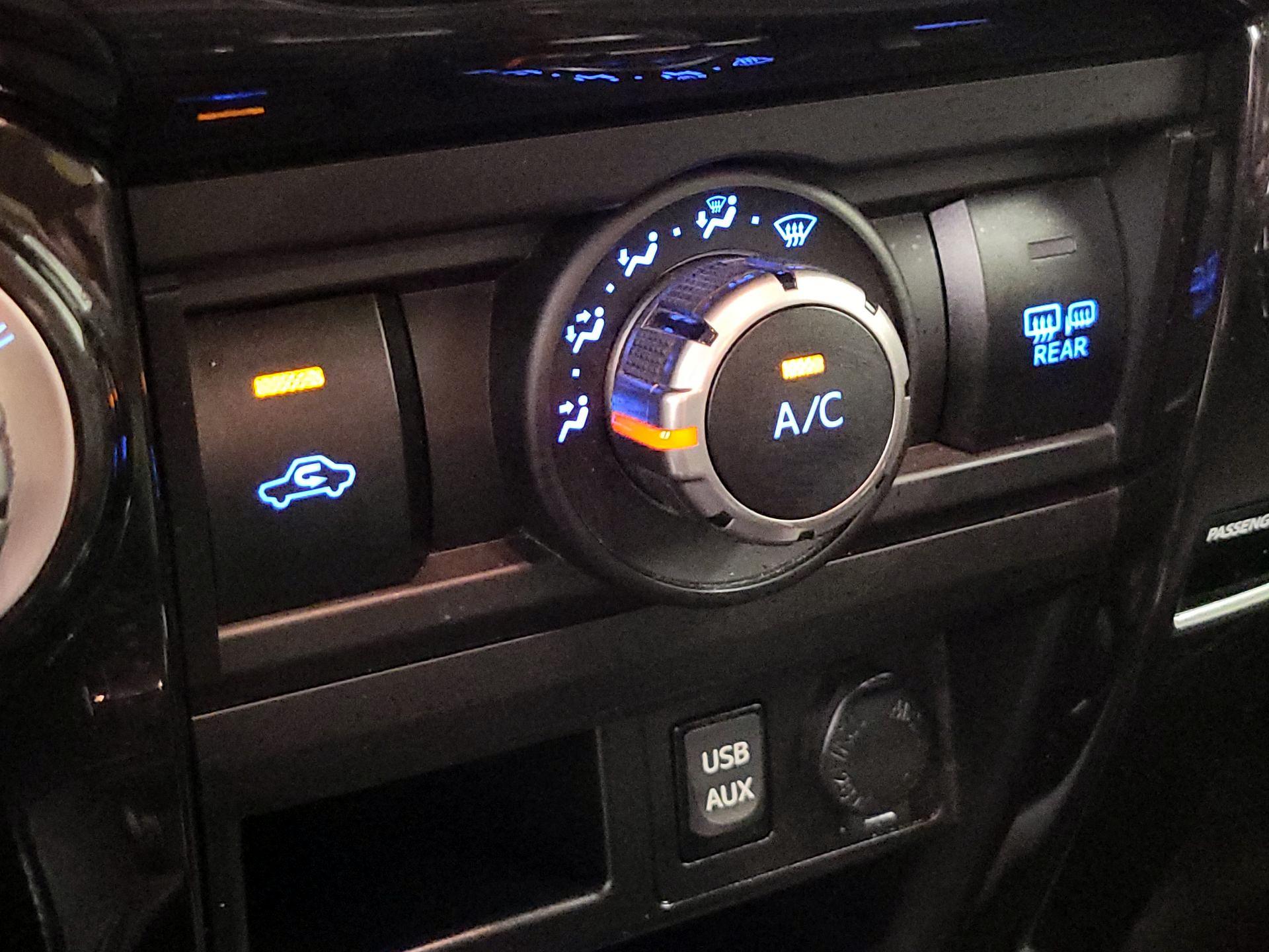 Thumbnail: 2019 Toyota 4Runner - 17