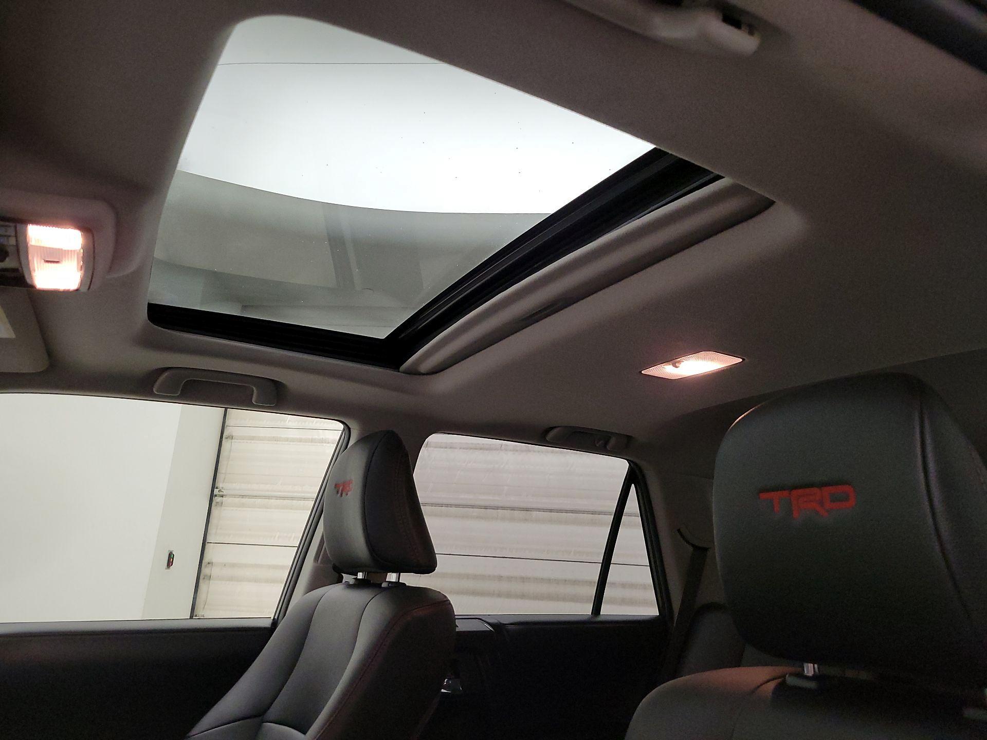 Thumbnail: 2019 Toyota 4Runner - 20