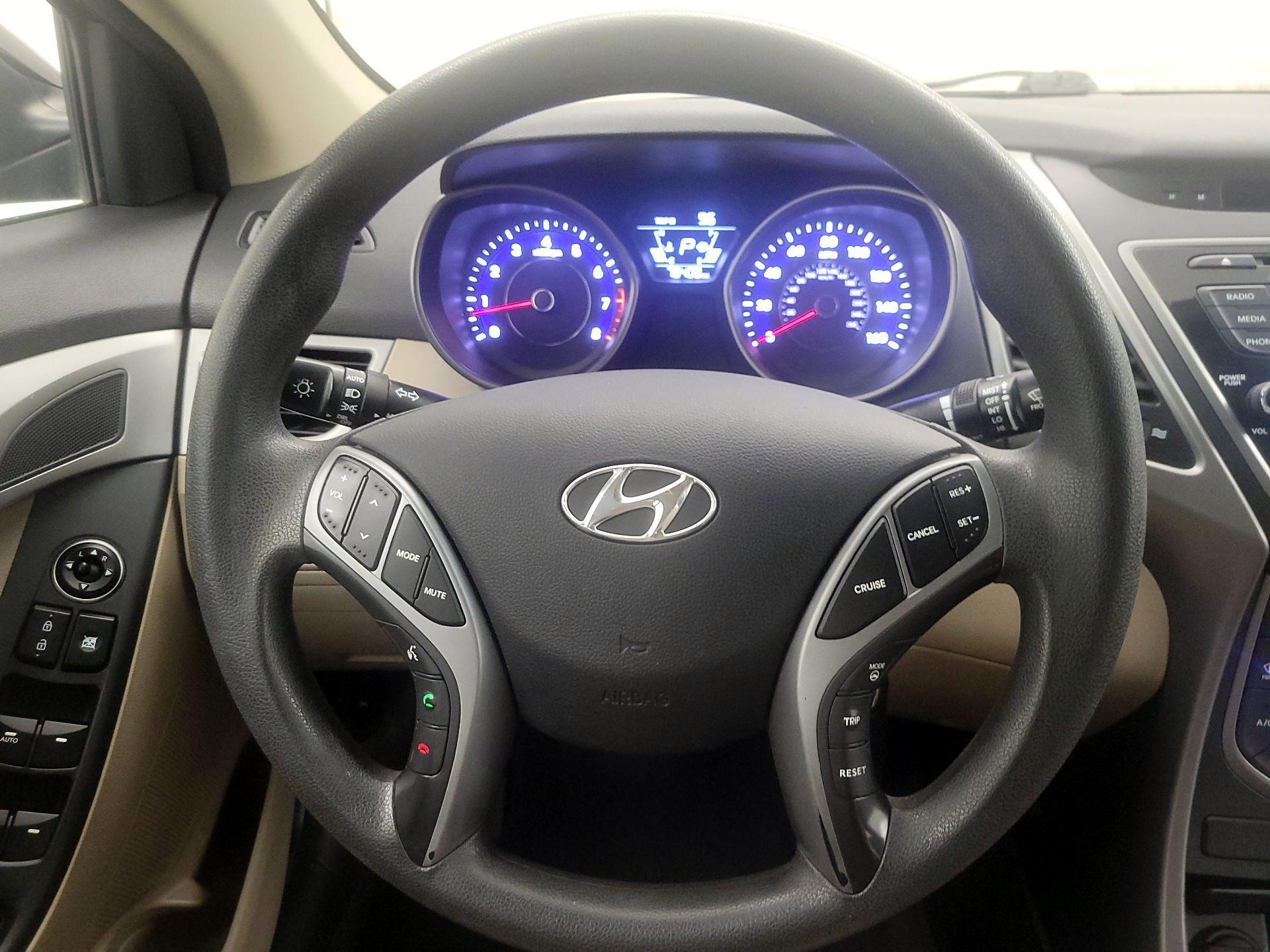 Thumbnail: 2015 Hyundai Elantra - 10
