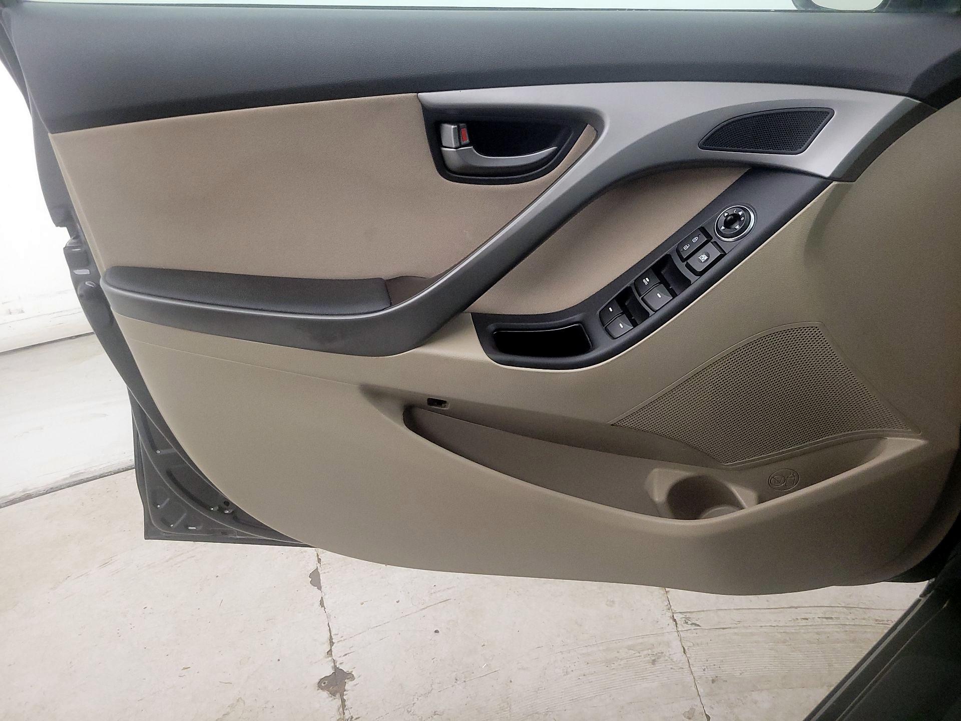 Thumbnail: 2015 Hyundai Elantra - 12