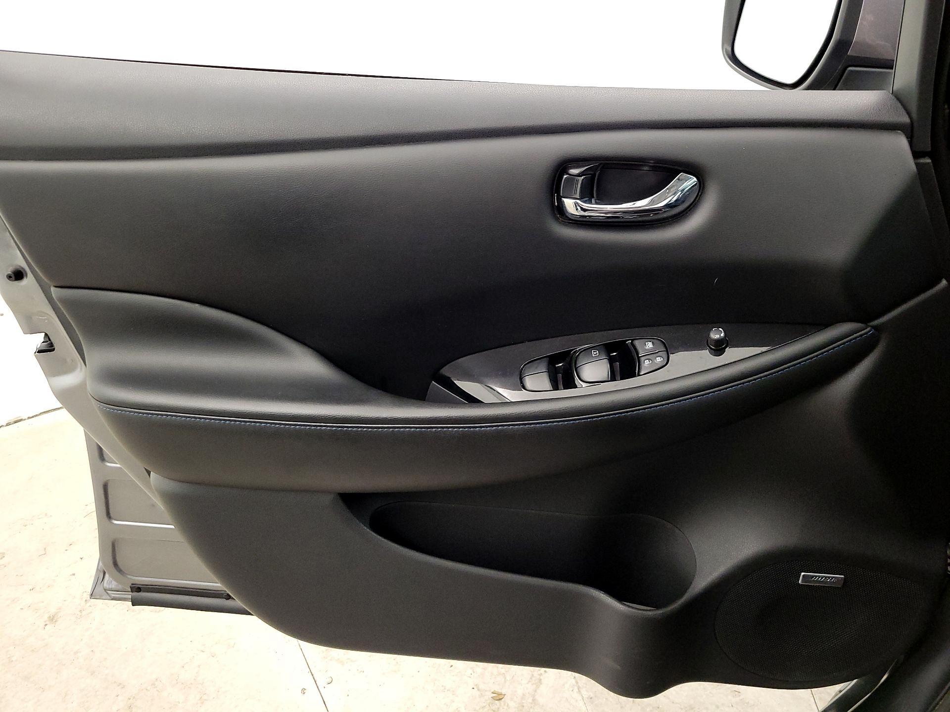Thumbnail: 2021 Nissan Leaf - 12