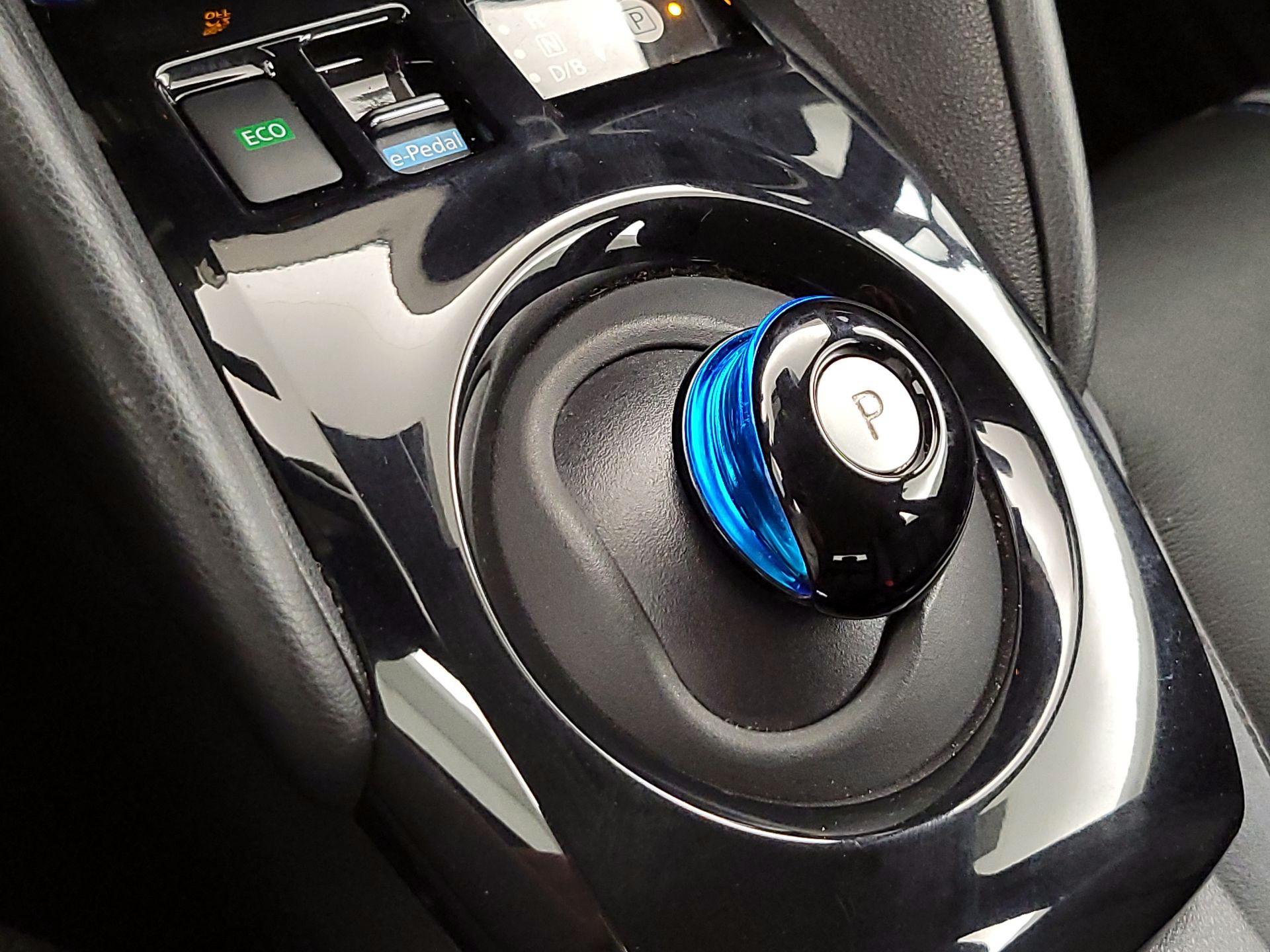Thumbnail: 2021 Nissan Leaf - 18