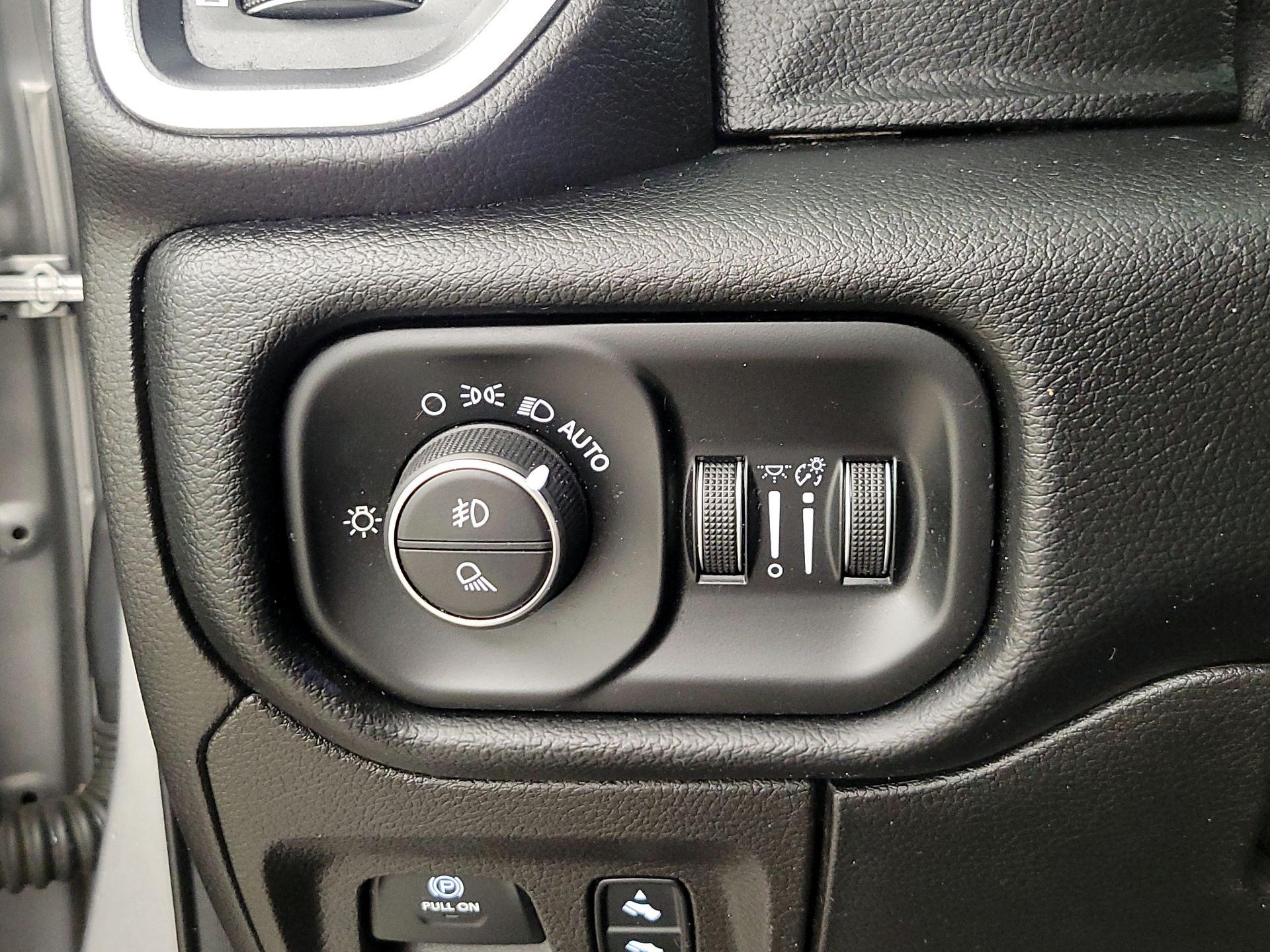 Thumbnail: 2019 RAM 1500 - 13