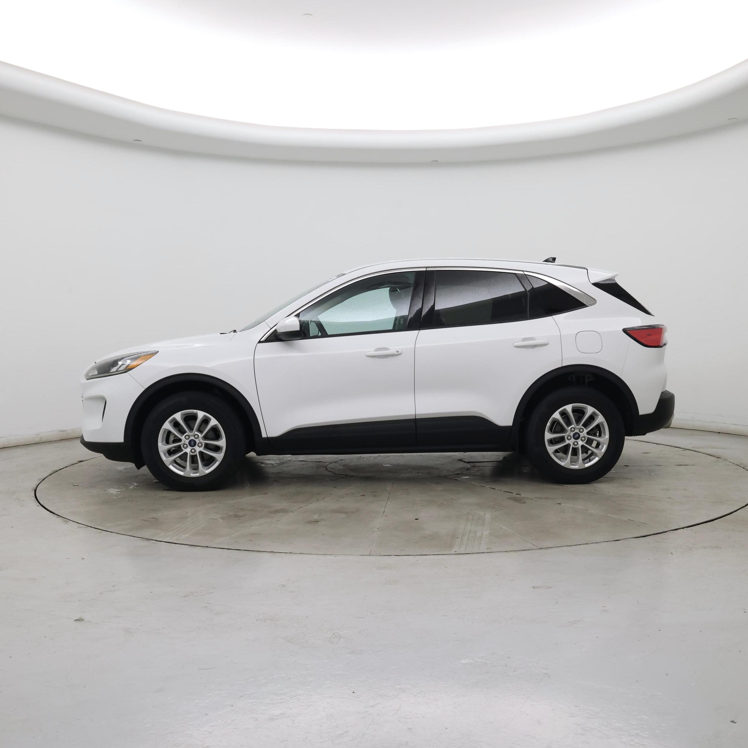 Thumbnail: 2020 Ford Escape - 3