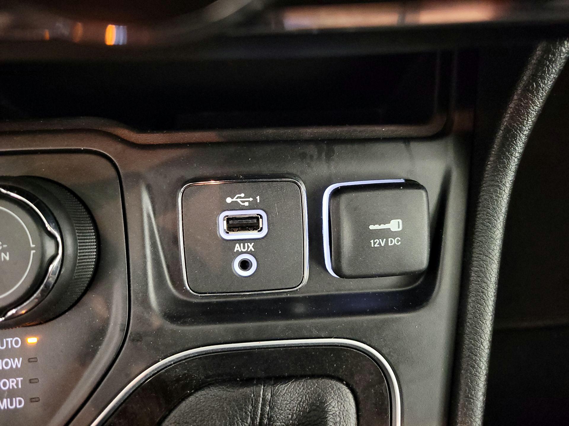 Thumbnail: 2021 Jeep Cherokee - 18