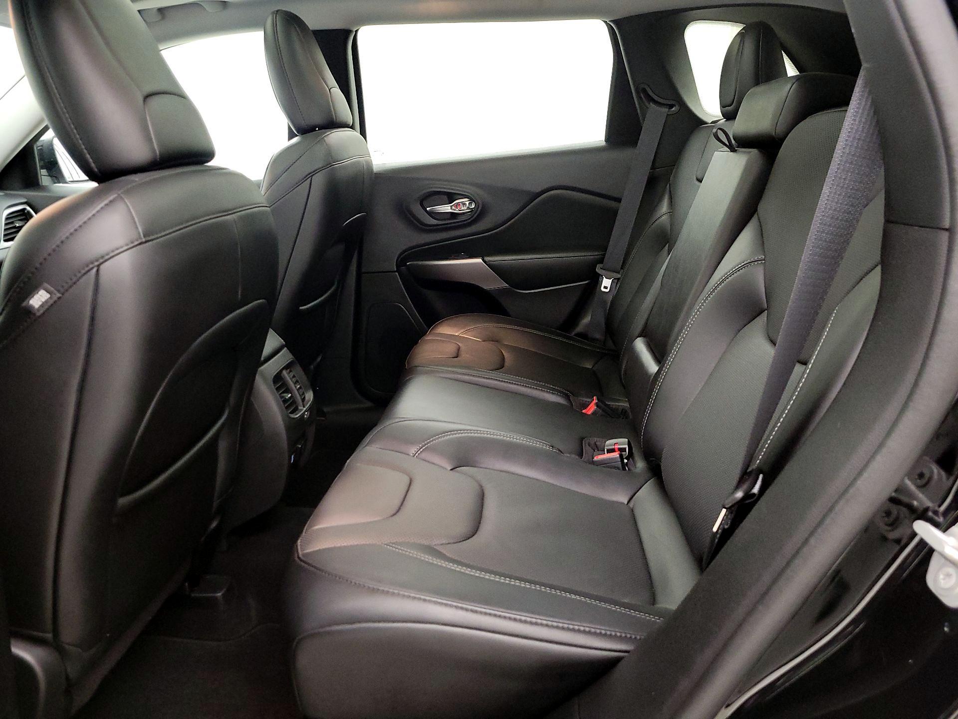 Thumbnail: 2021 Jeep Cherokee - 20