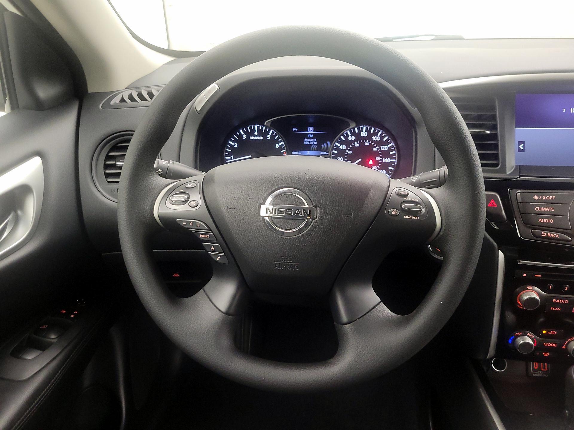 Thumbnail: 2020 Nissan Pathfinder - 10