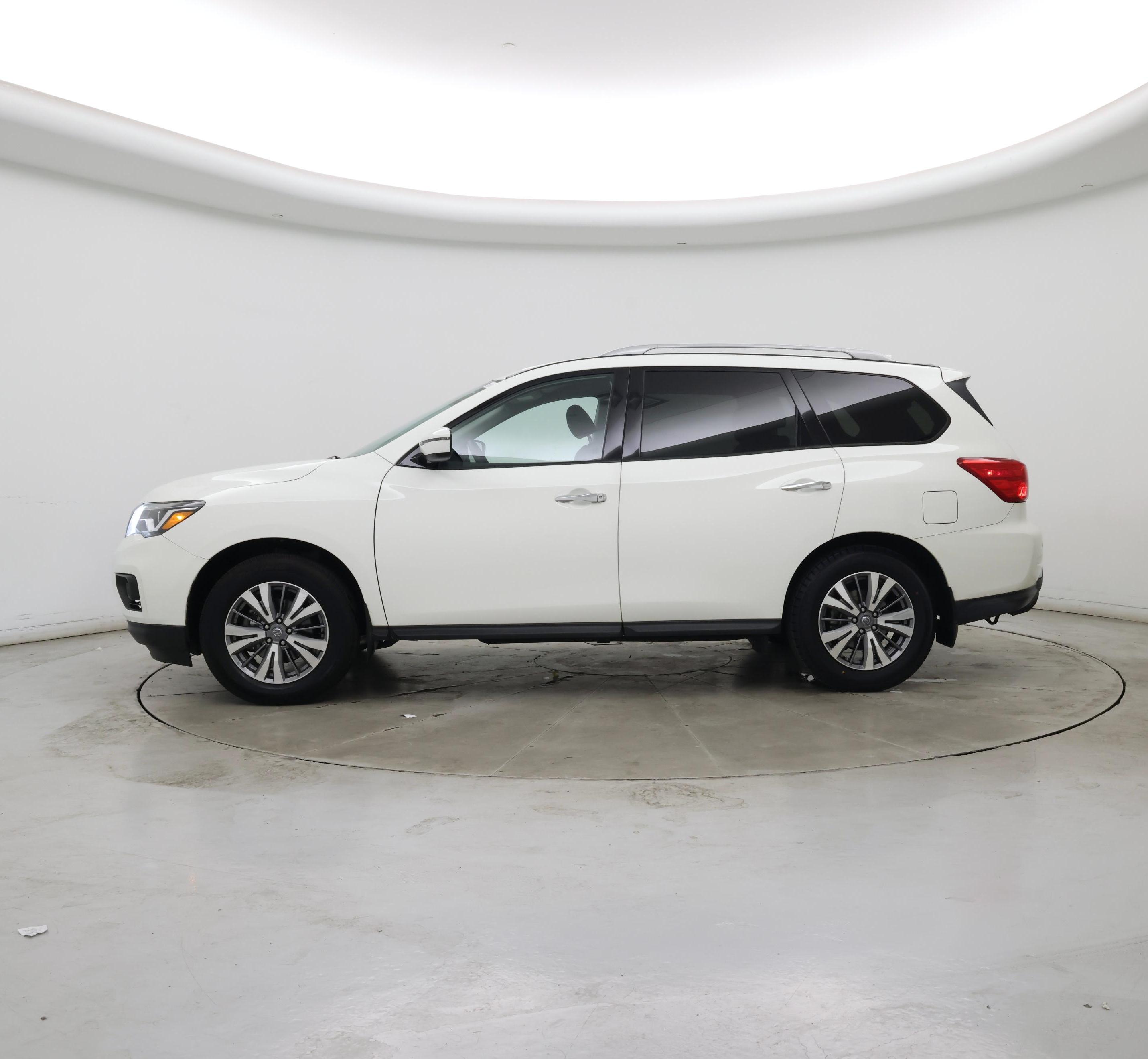 Thumbnail: 2020 Nissan Pathfinder - 3