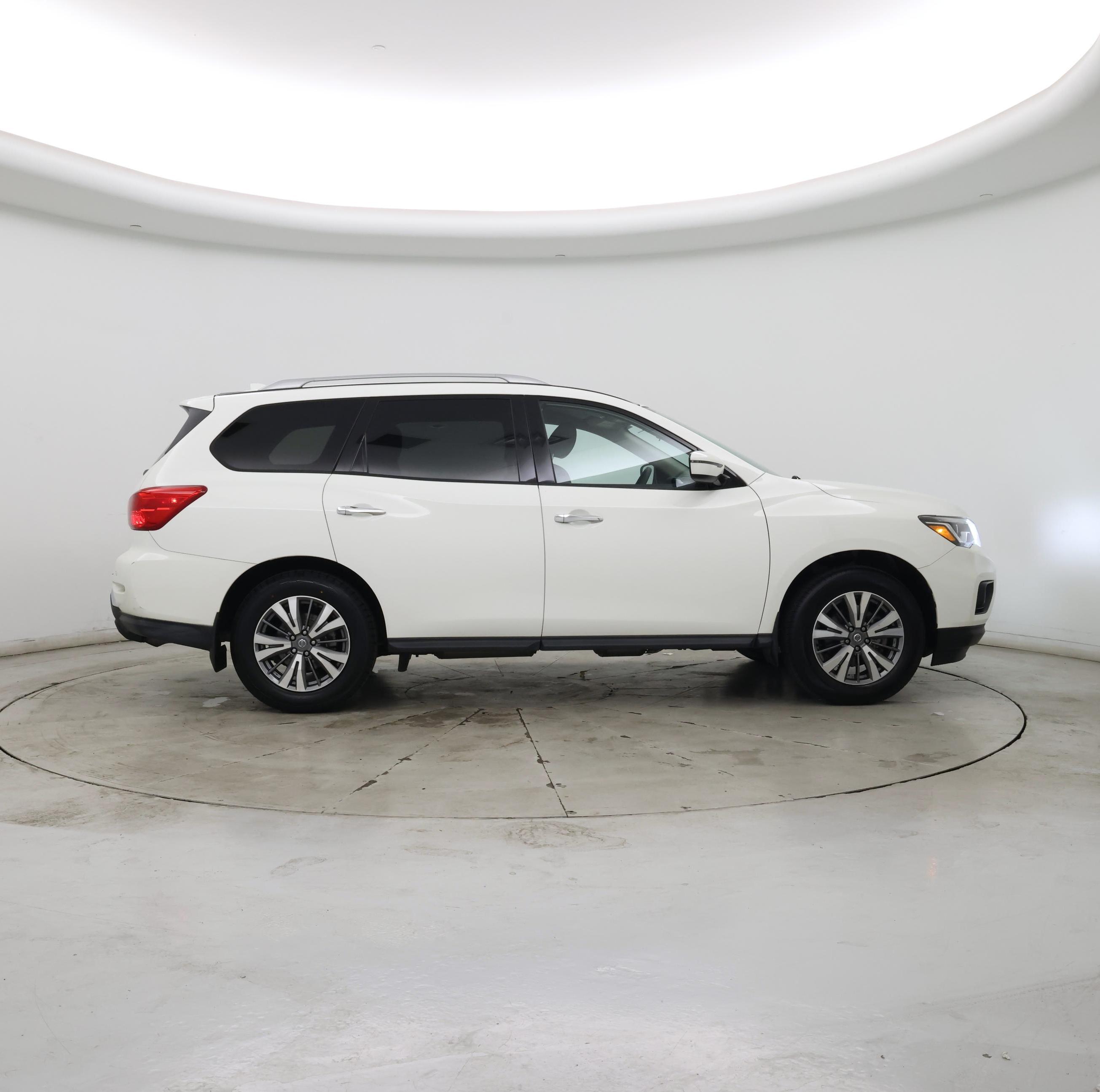 Thumbnail: 2020 Nissan Pathfinder - 7