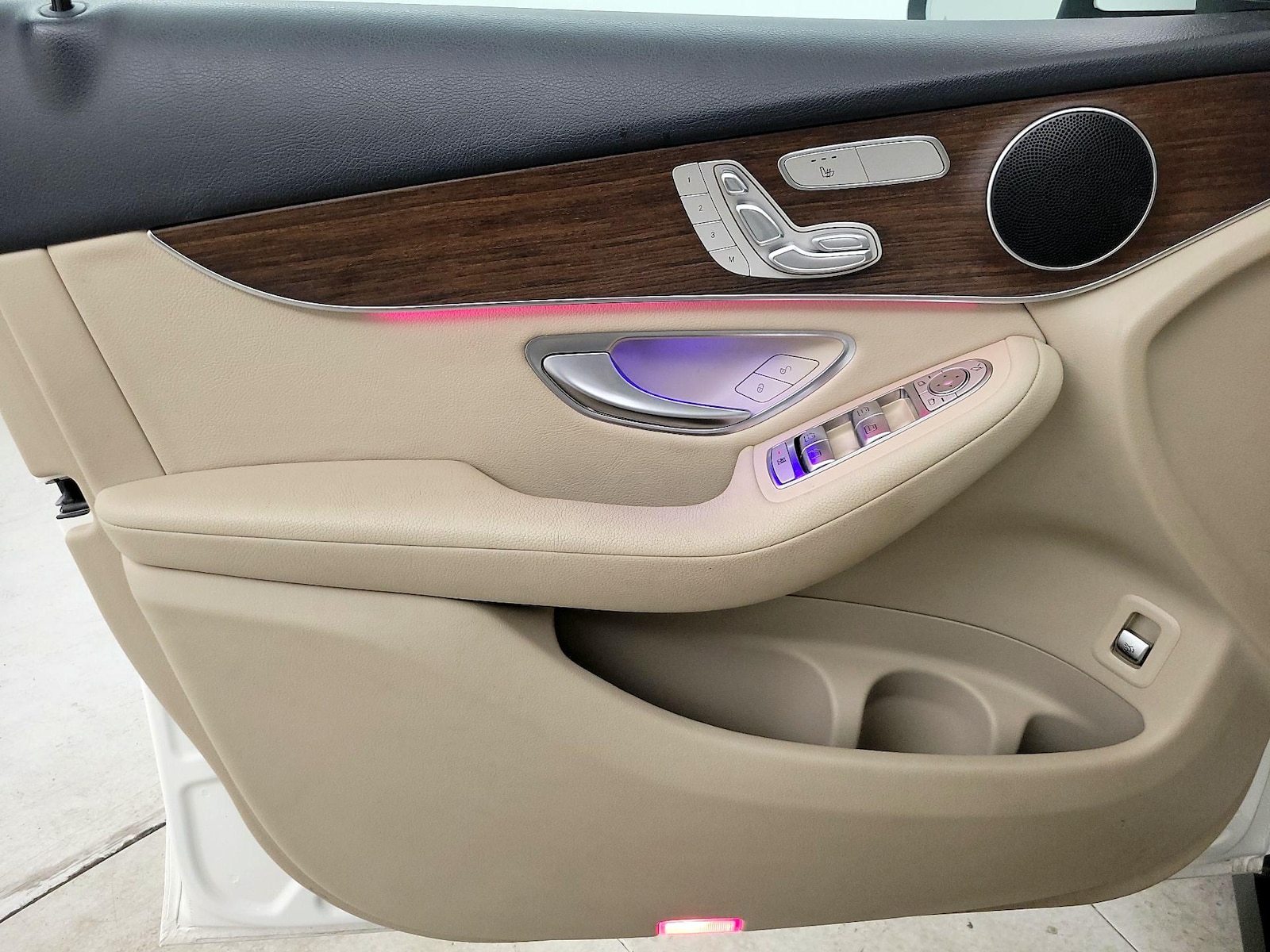 2022 Mercedes-Benz GLC GLC300 - Photo 13