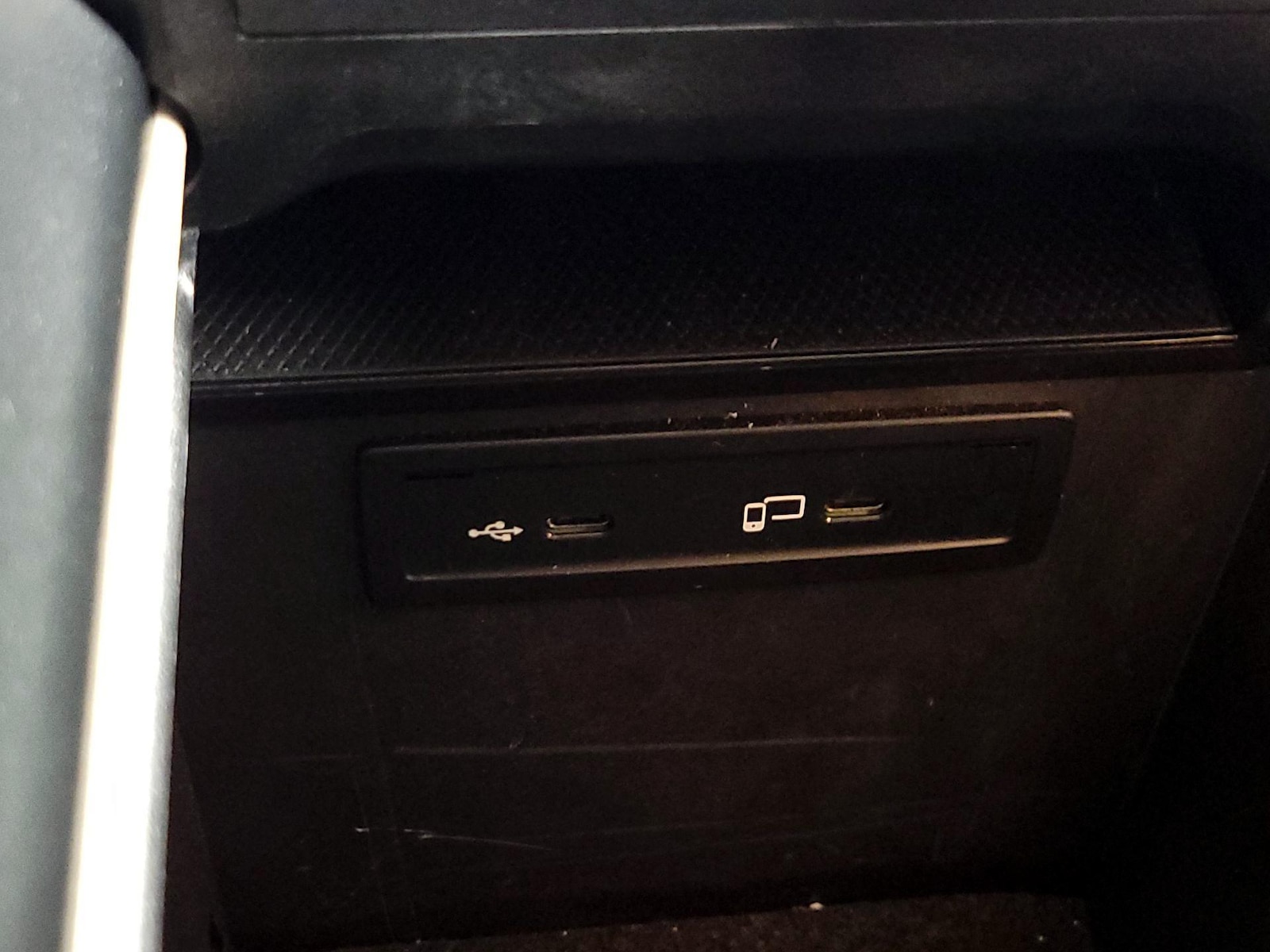 2022 Mercedes-Benz GLC GLC300 - Photo 19