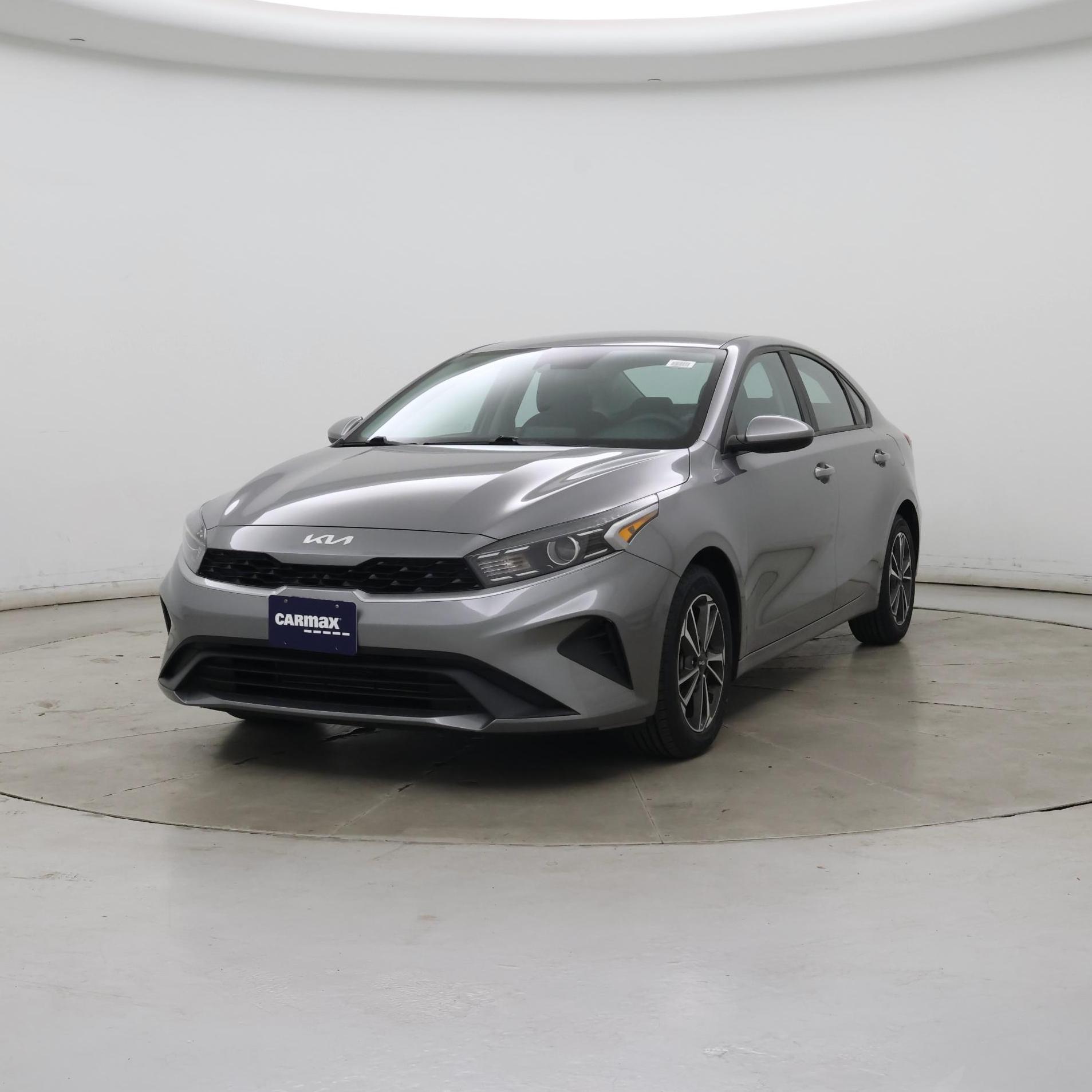 Thumbnail: 2023 Kia Forte - 4