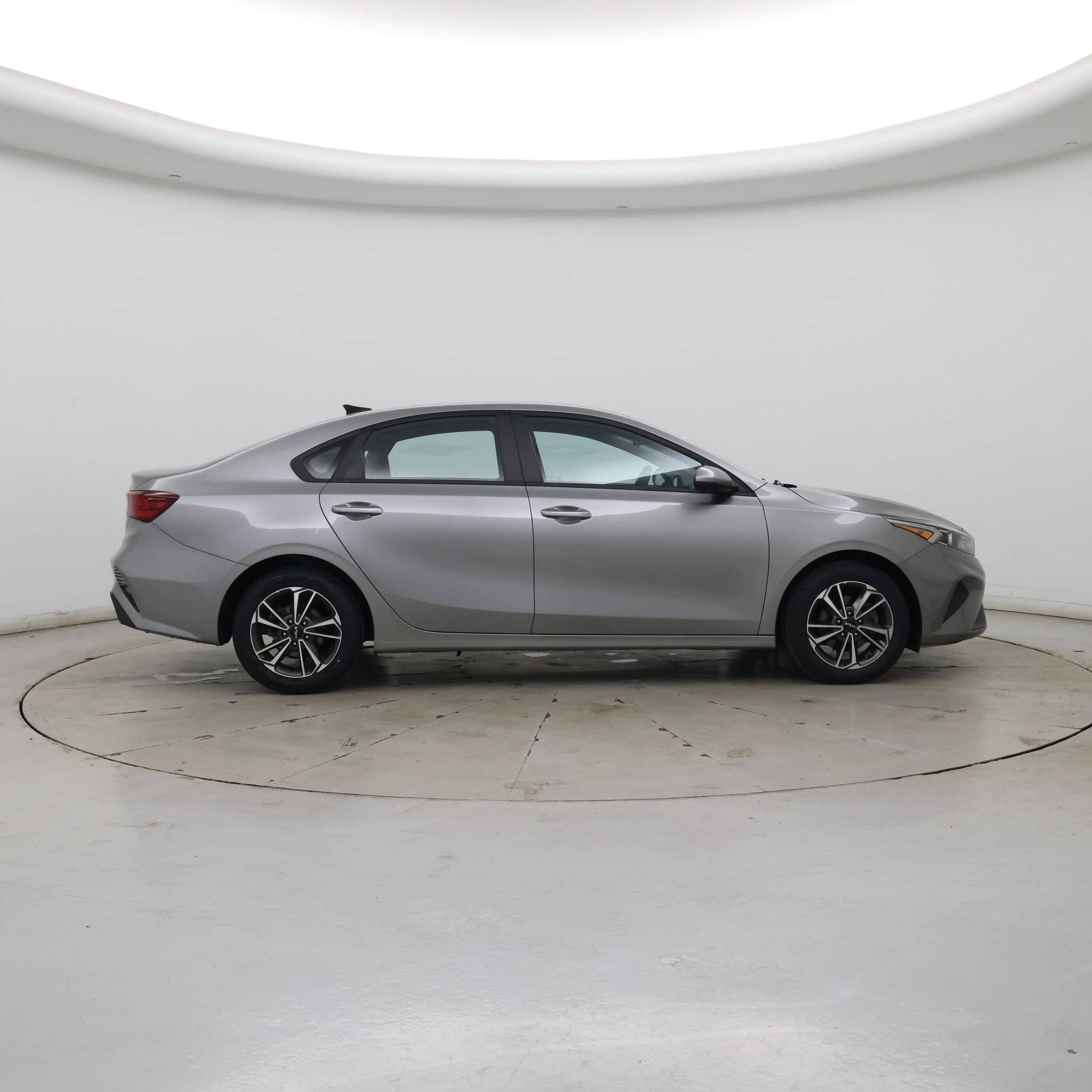 Thumbnail: 2023 Kia Forte - 7
