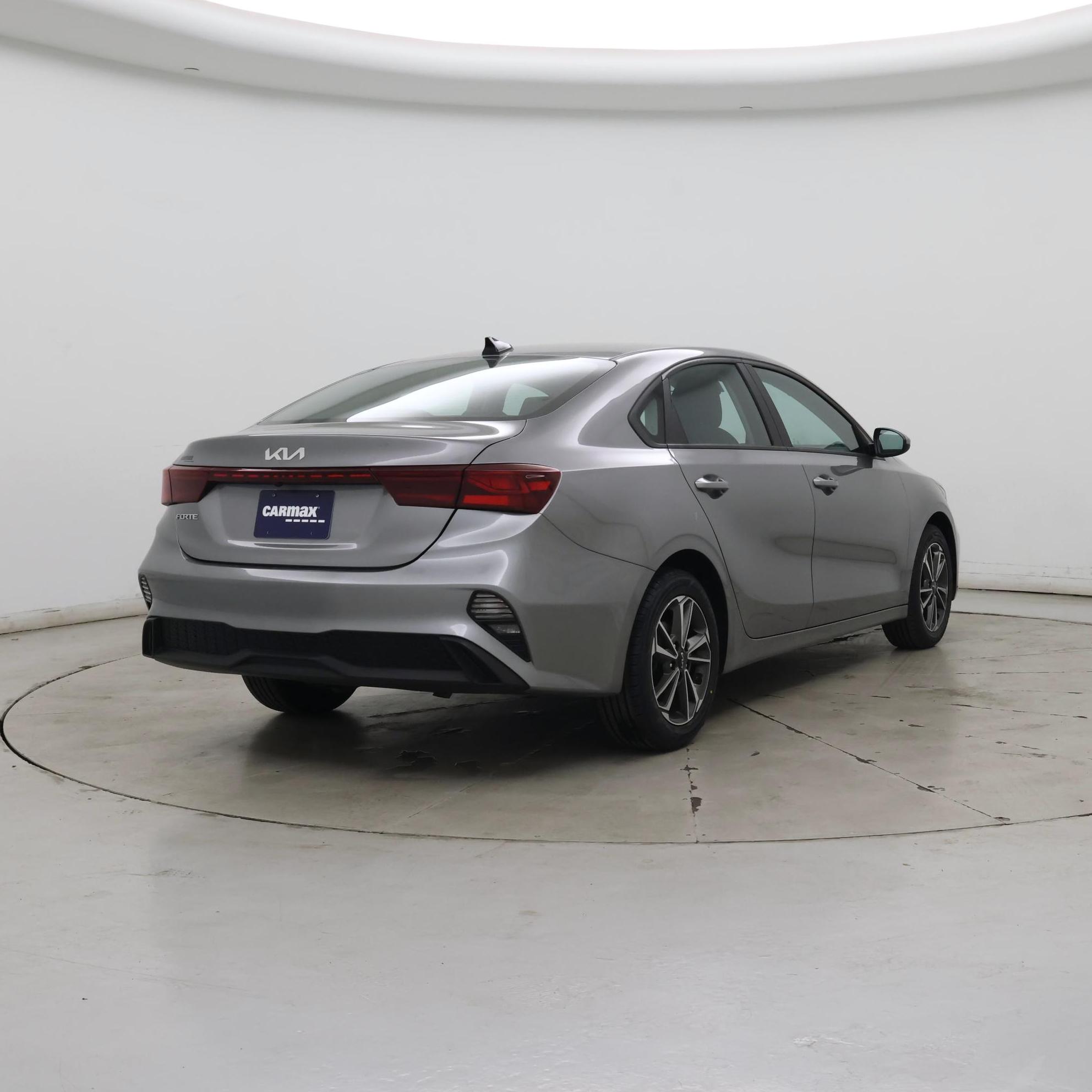 Thumbnail: 2023 Kia Forte - 8