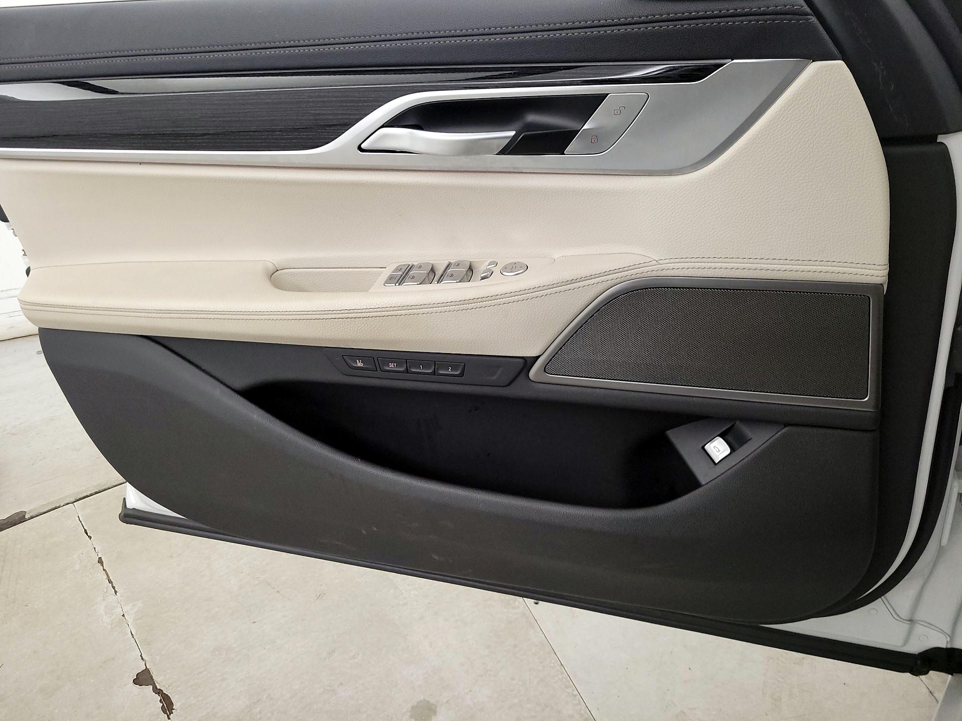 Thumbnail: 2022 BMW 7 Series - 12