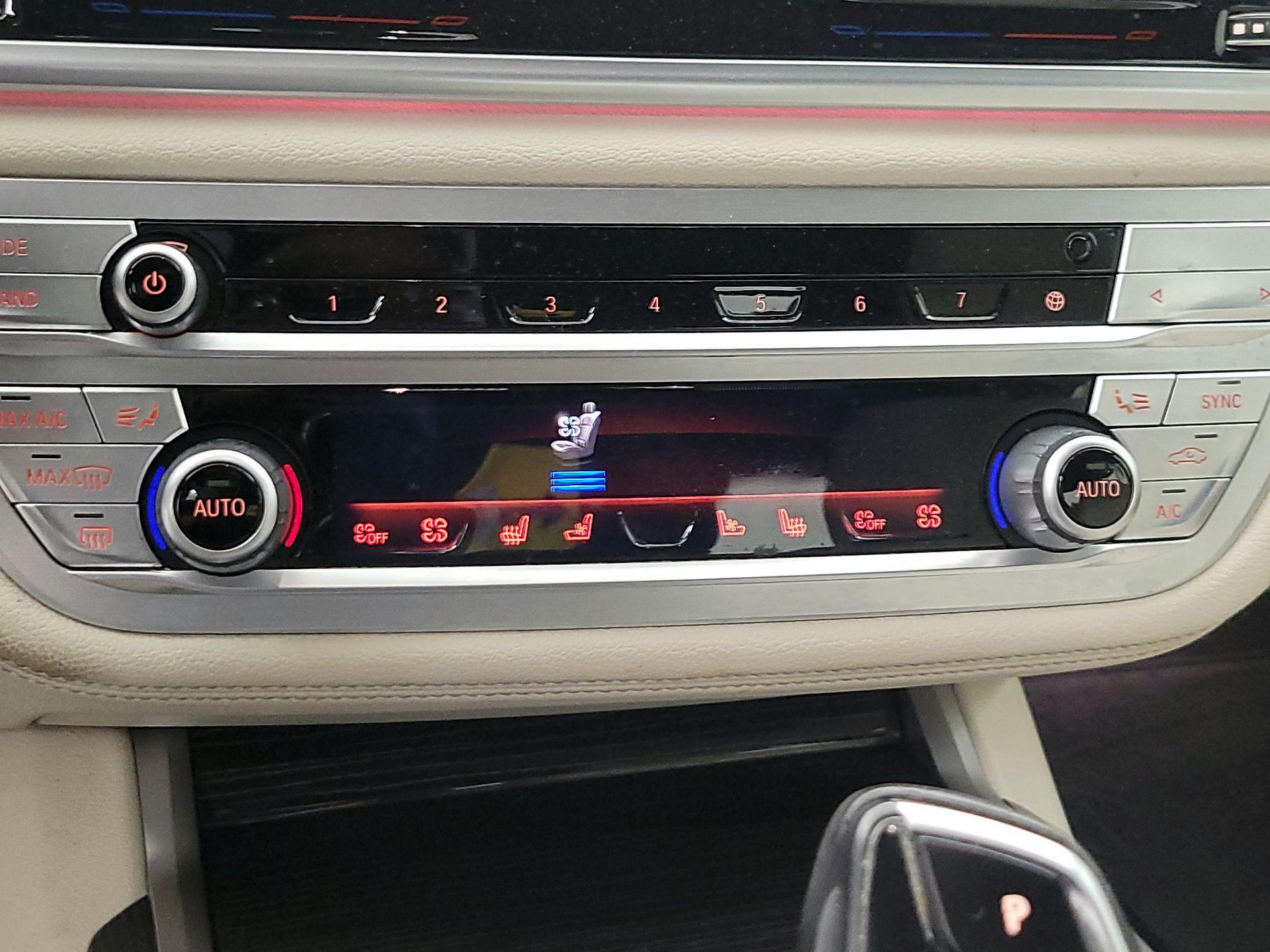 Thumbnail: 2022 BMW 7 Series - 17