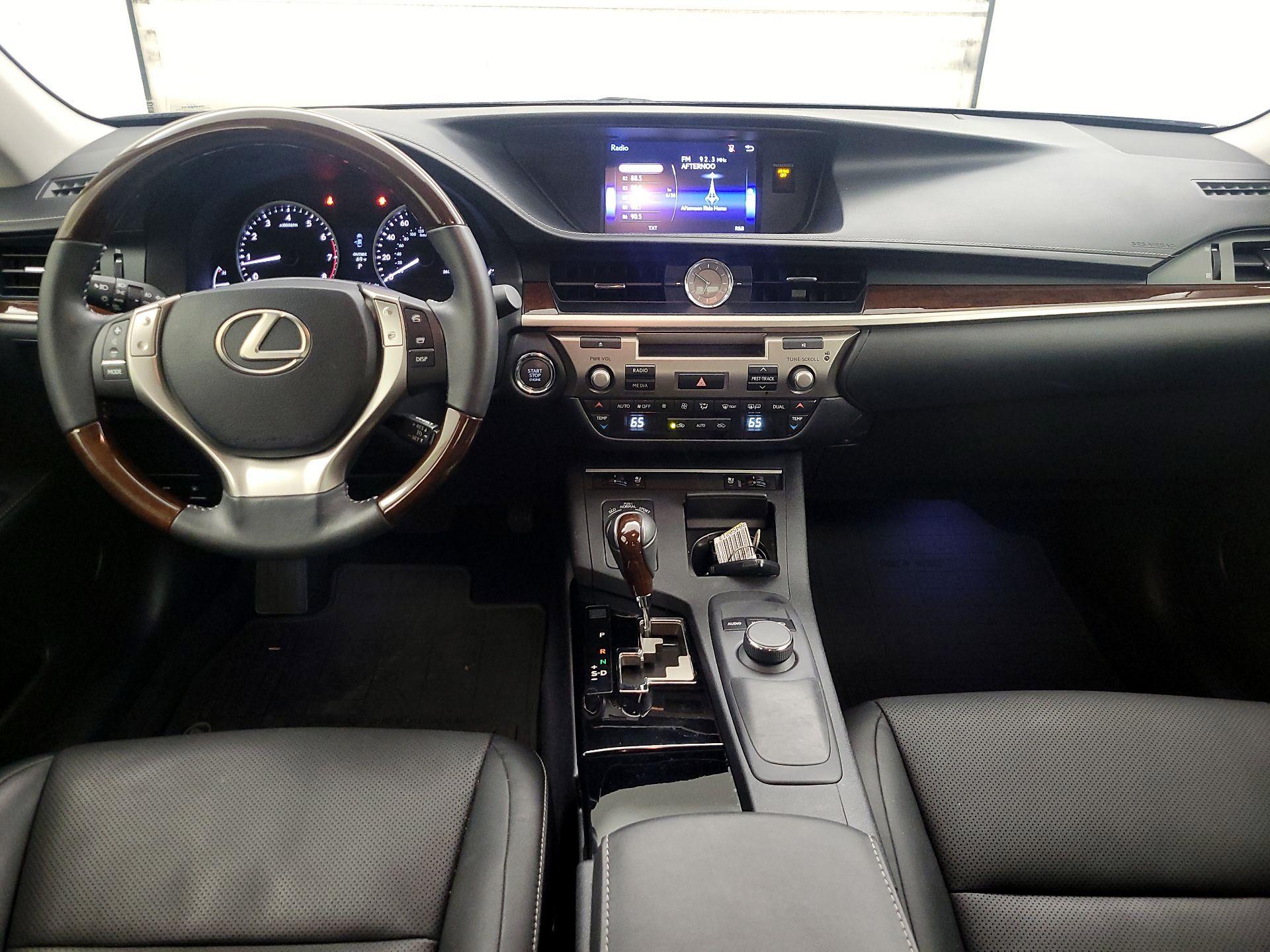 Thumbnail: 2015 Lexus ES - 9