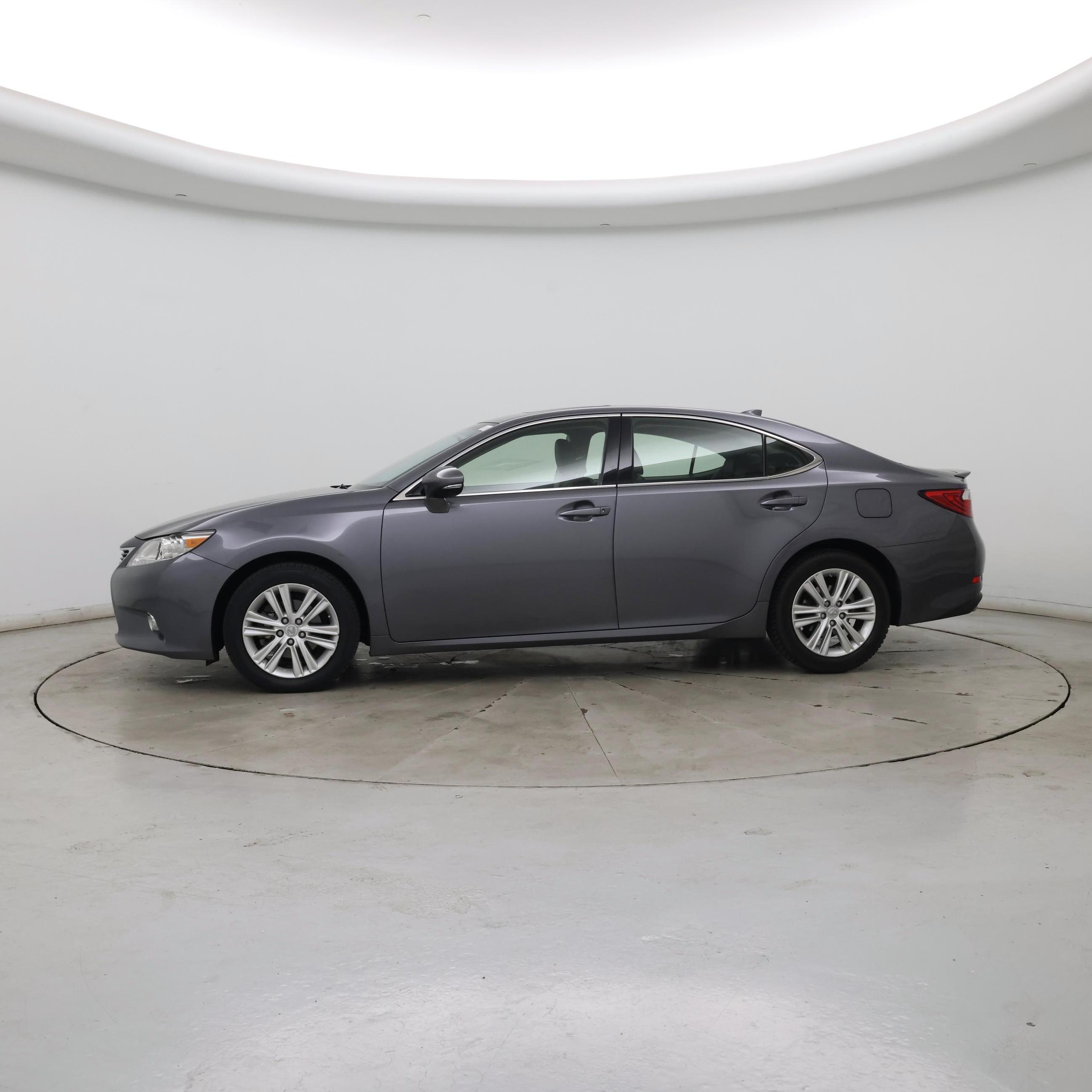 Thumbnail: 2015 Lexus ES - 3
