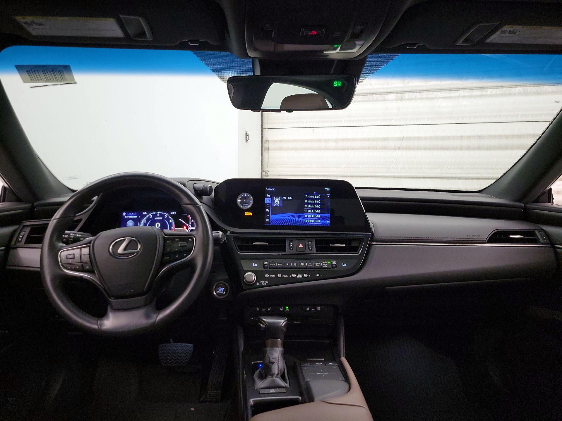 Thumbnail: 2022 Lexus ES - 9