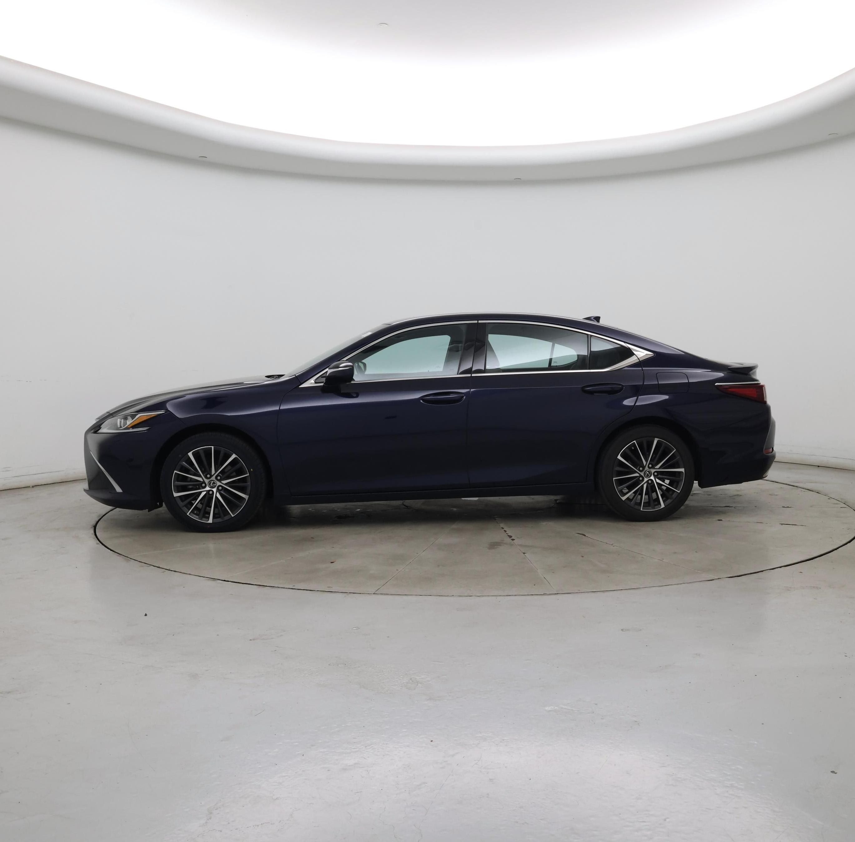 Thumbnail: 2022 Lexus ES - 3
