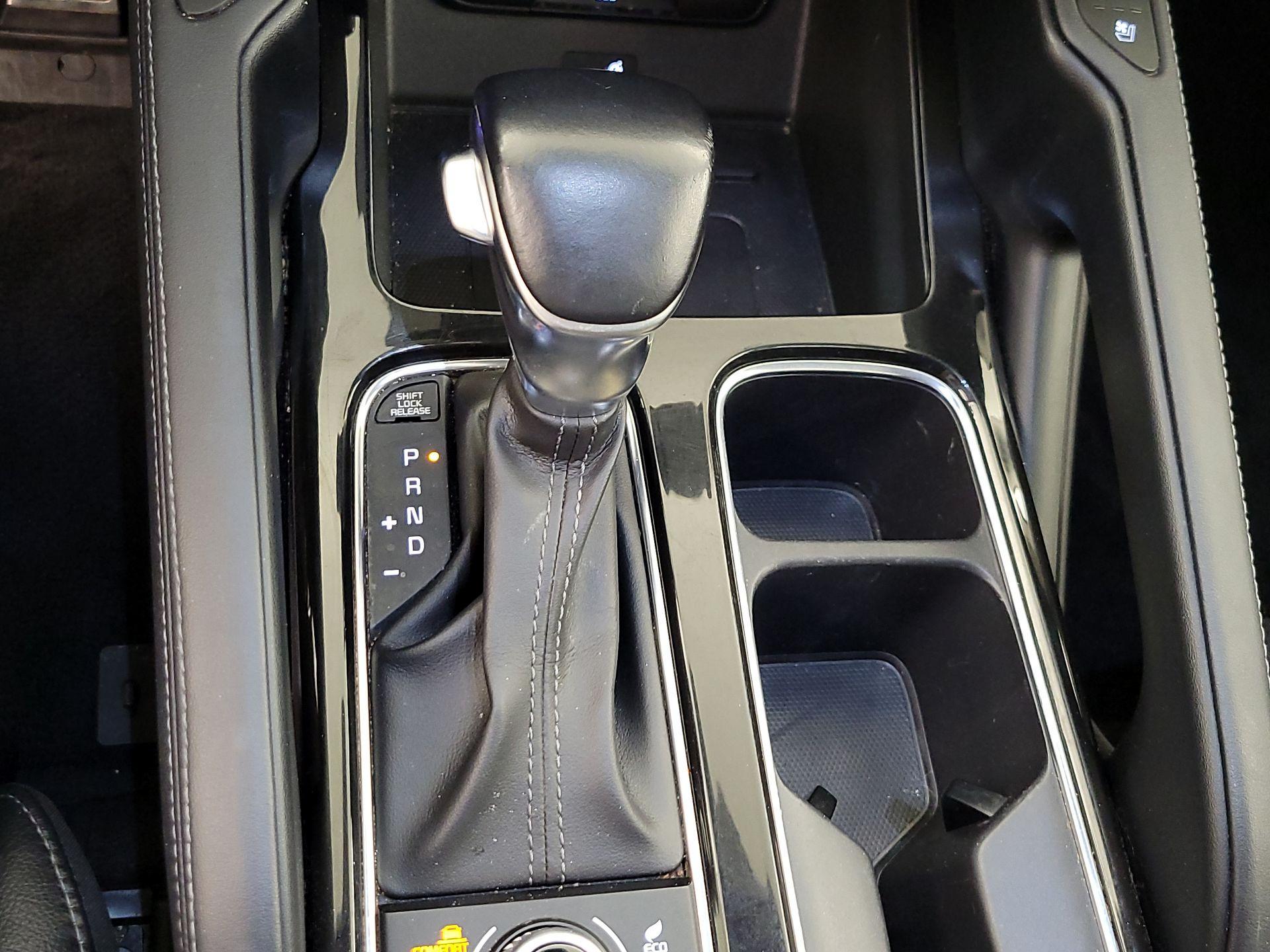 Thumbnail: 2020 Kia Telluride - 18