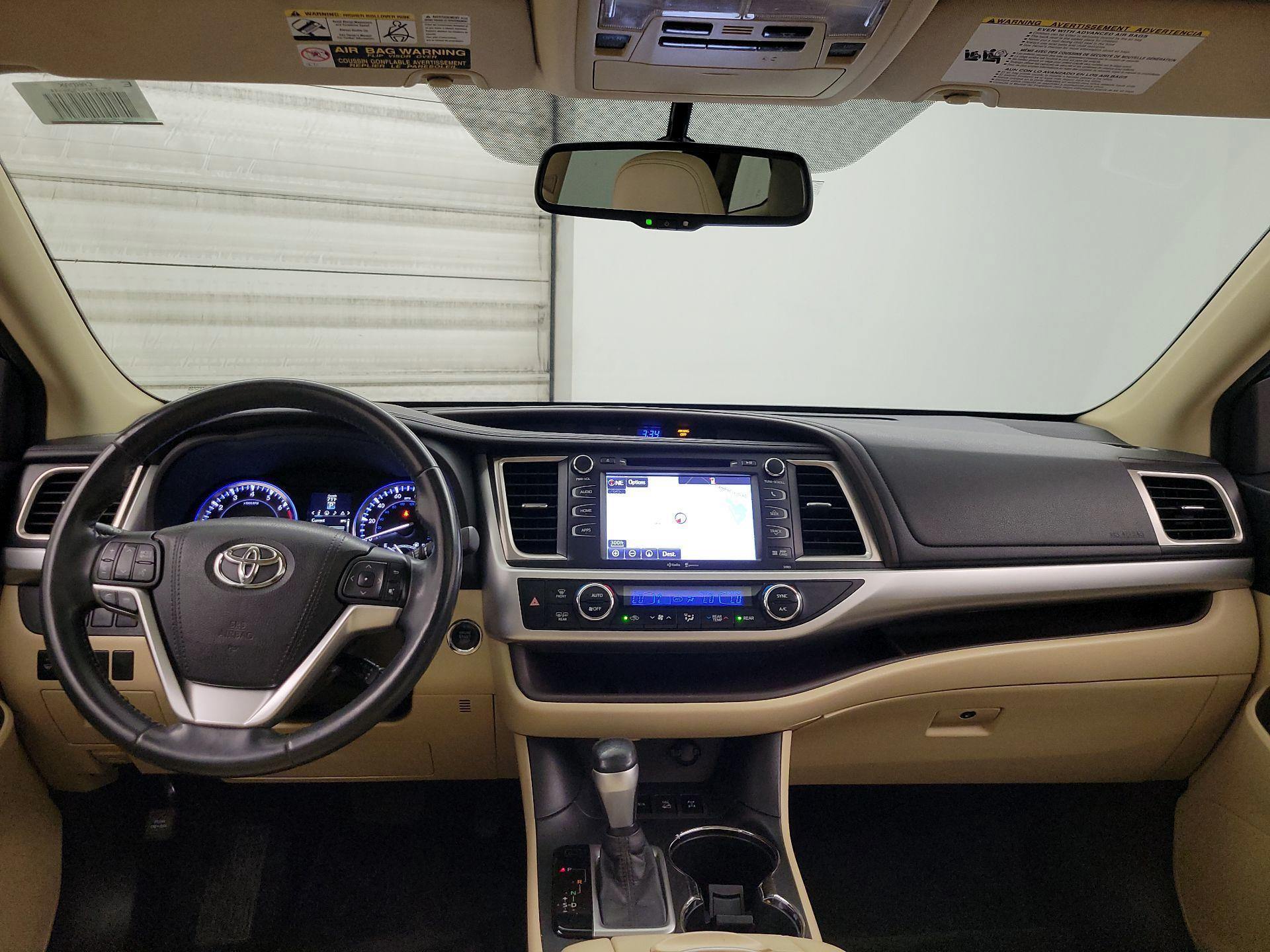 Thumbnail: 2015 Toyota Highlander - 9